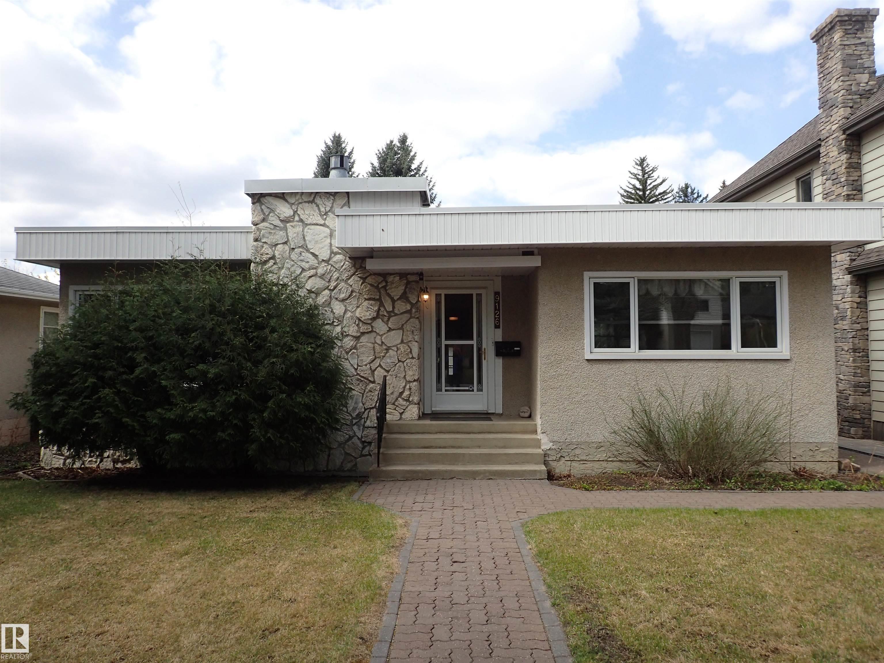 Photo 39 at 9126 117 Street NW, Windsor Park, Edmonton