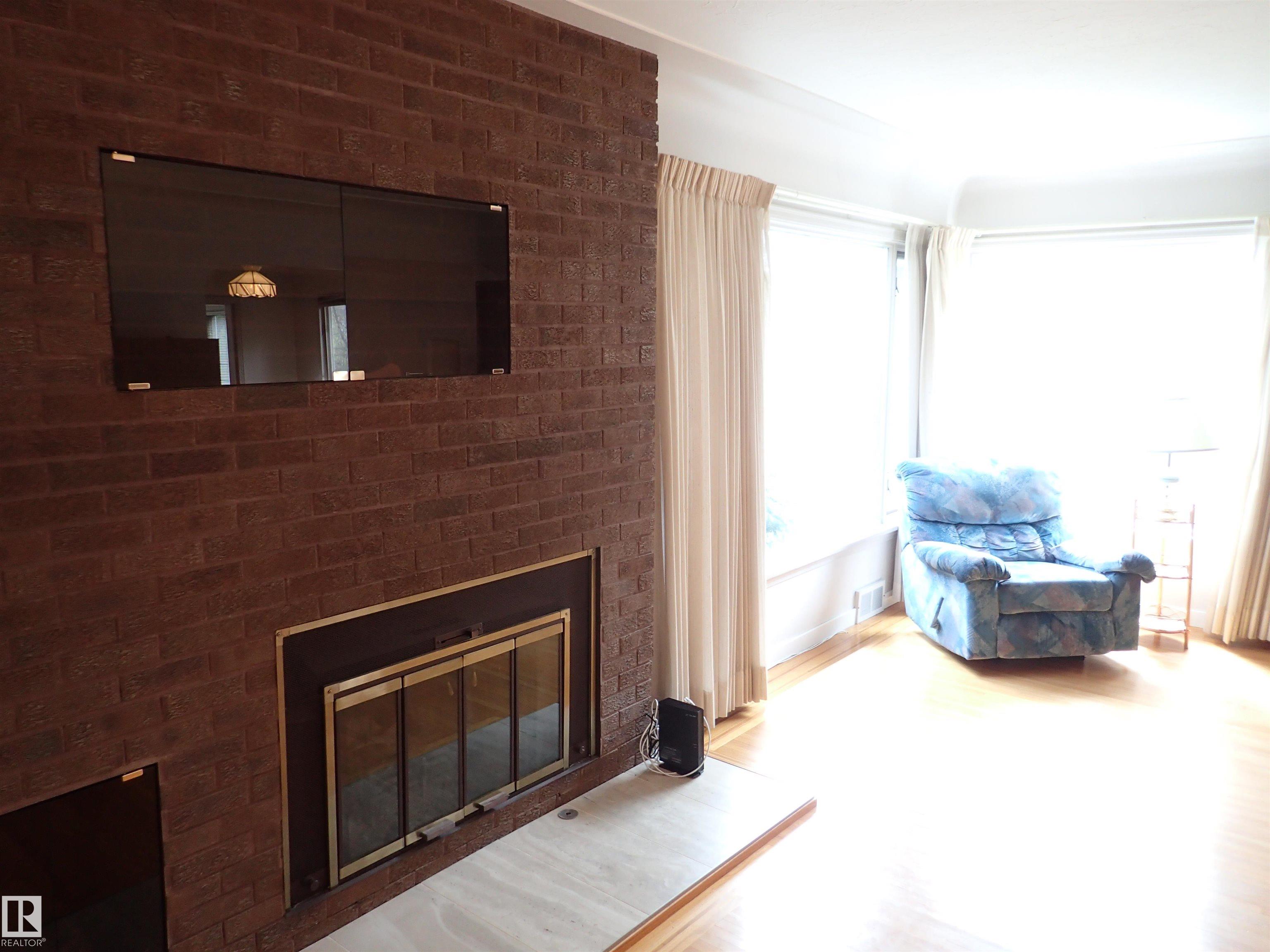 Photo 6 at 9126 117 Street NW, Windsor Park, Edmonton