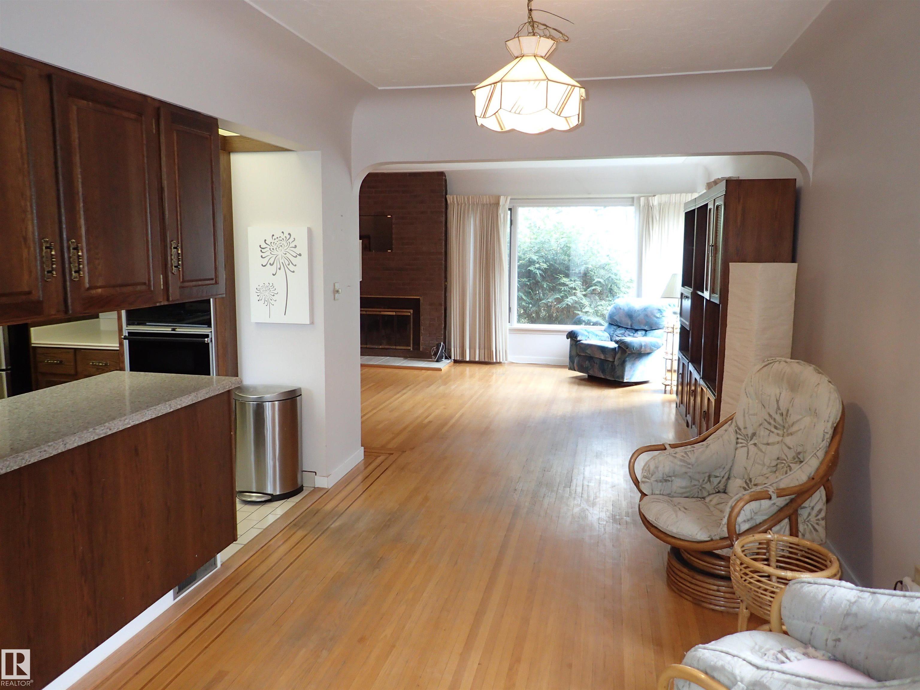 Photo 10 at 9126 117 Street NW, Windsor Park, Edmonton