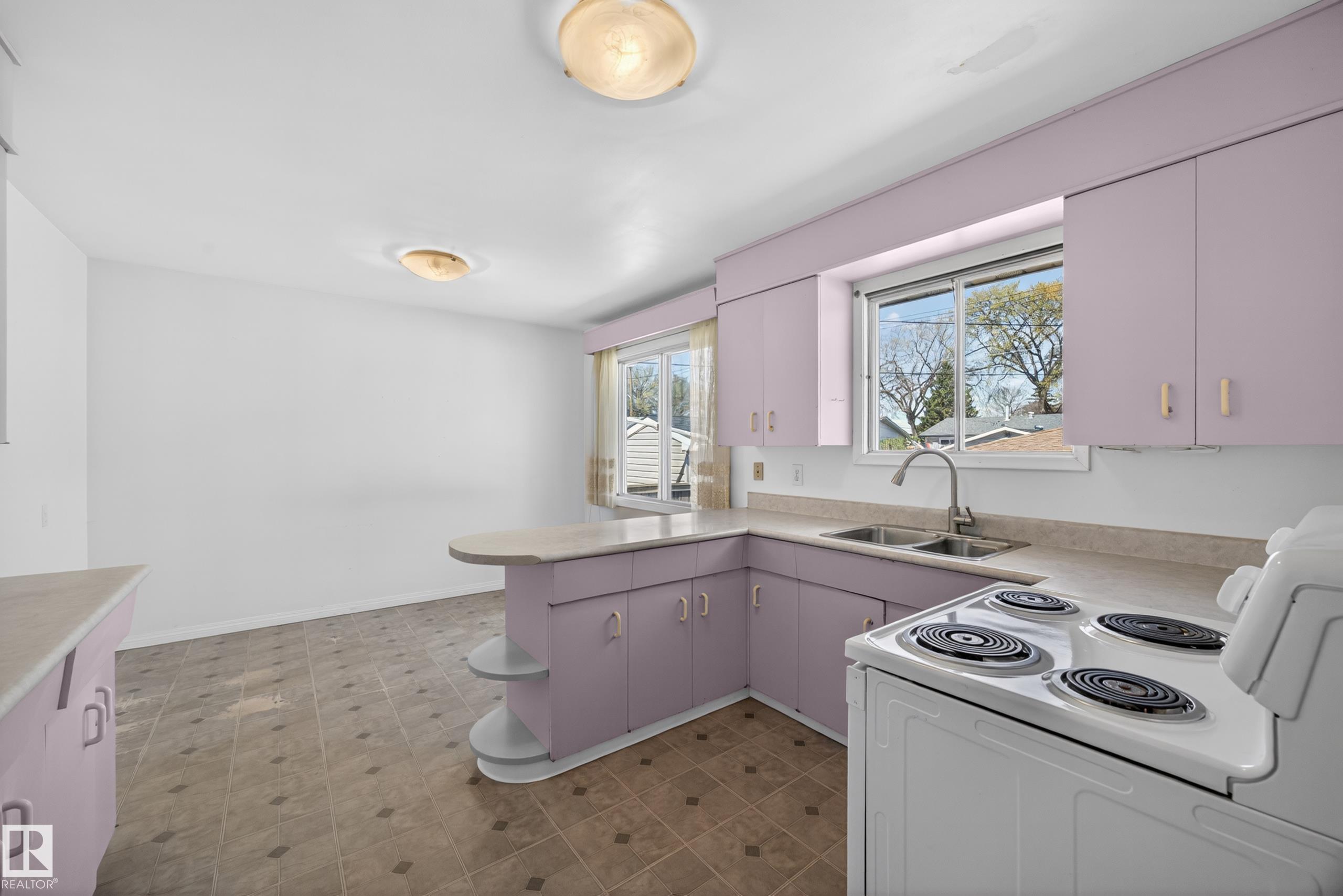 Photo 12 at 3434 120 Avenue NW, Beacon Heights, Edmonton