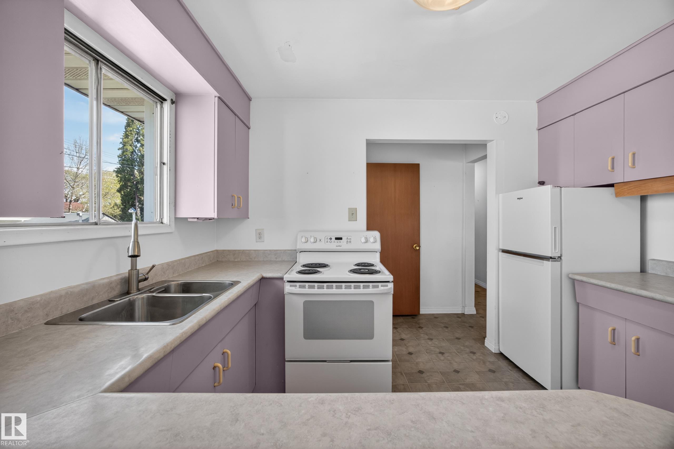 Photo 14 at 3434 120 Avenue NW, Beacon Heights, Edmonton