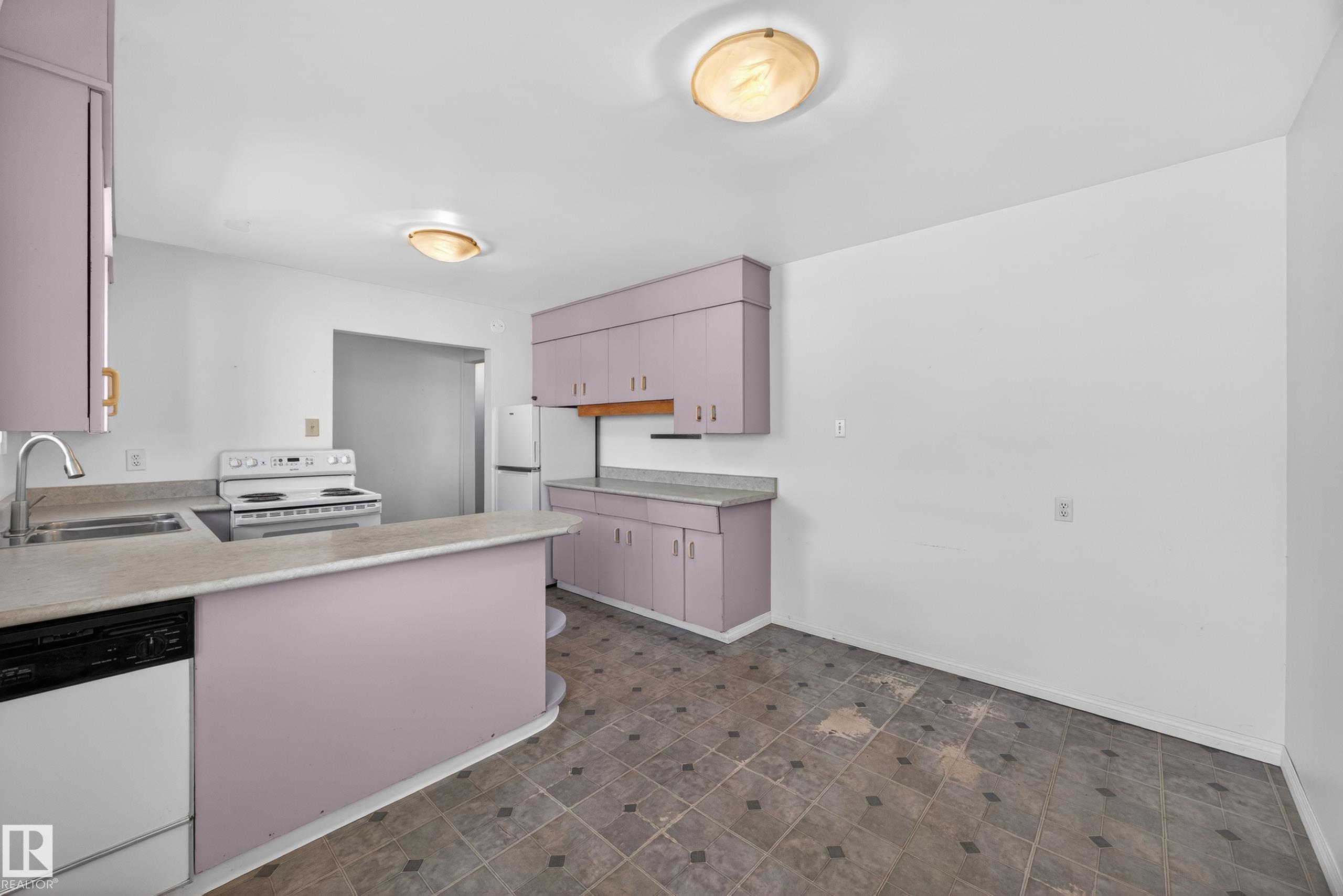Photo 17 at 3434 120 Avenue NW, Beacon Heights, Edmonton