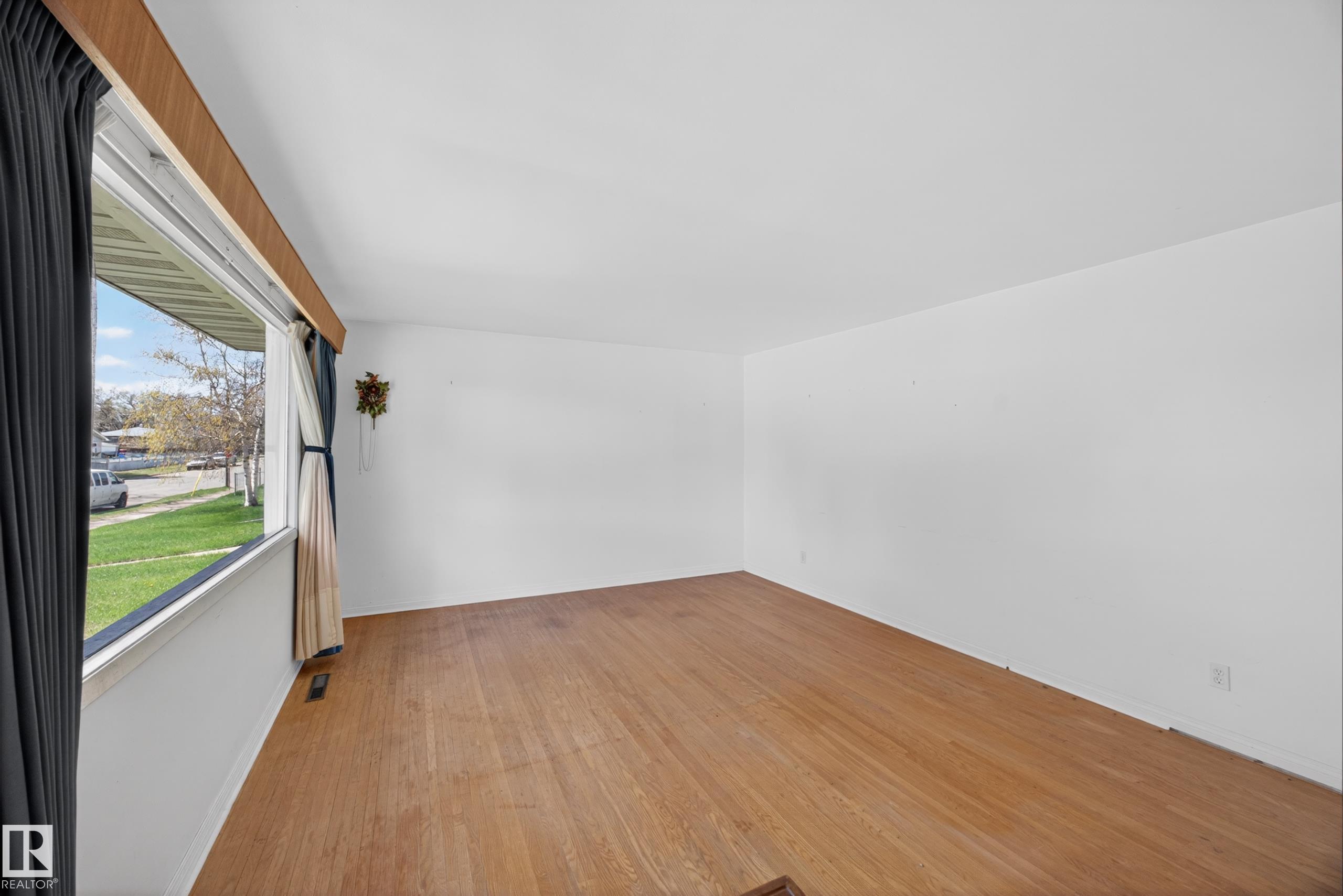 3434 120 Avenue NW, Beacon Heights, Edmonton