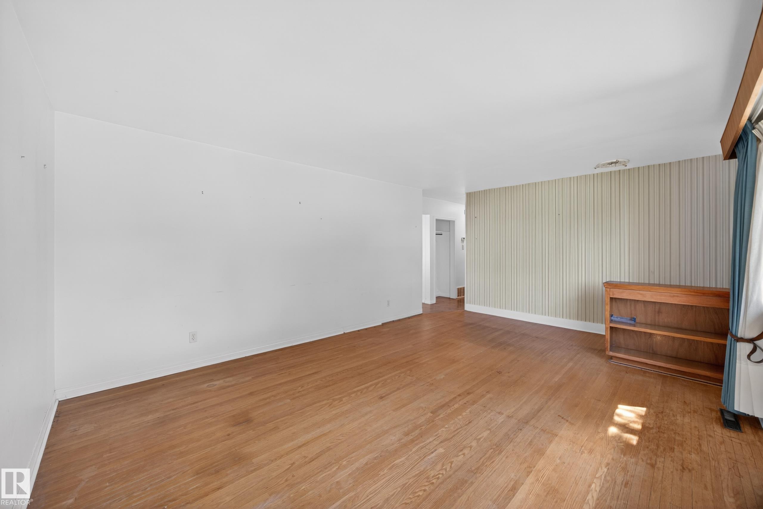 Photo 7 at 3434 120 Avenue NW, Beacon Heights, Edmonton