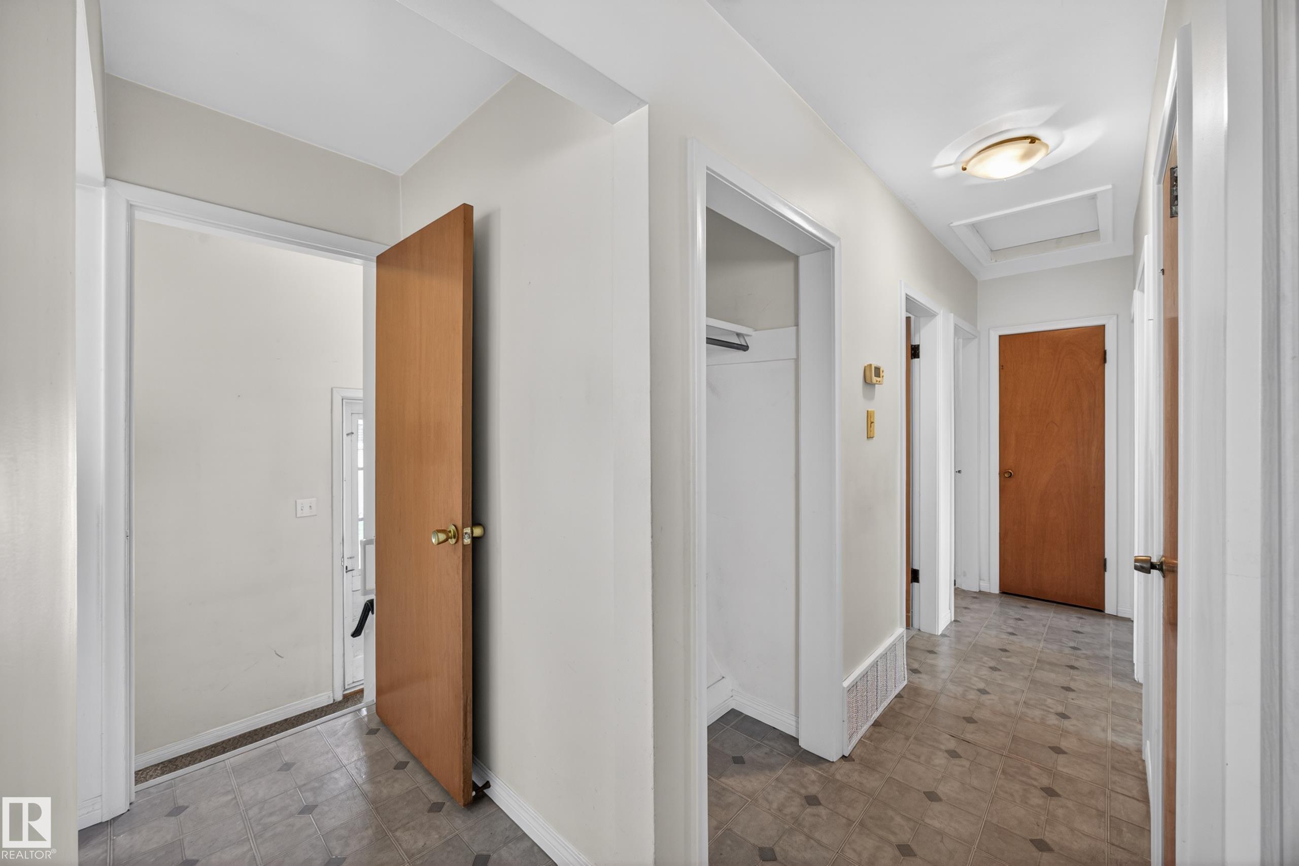 Photo 10 at 3434 120 Avenue NW, Beacon Heights, Edmonton