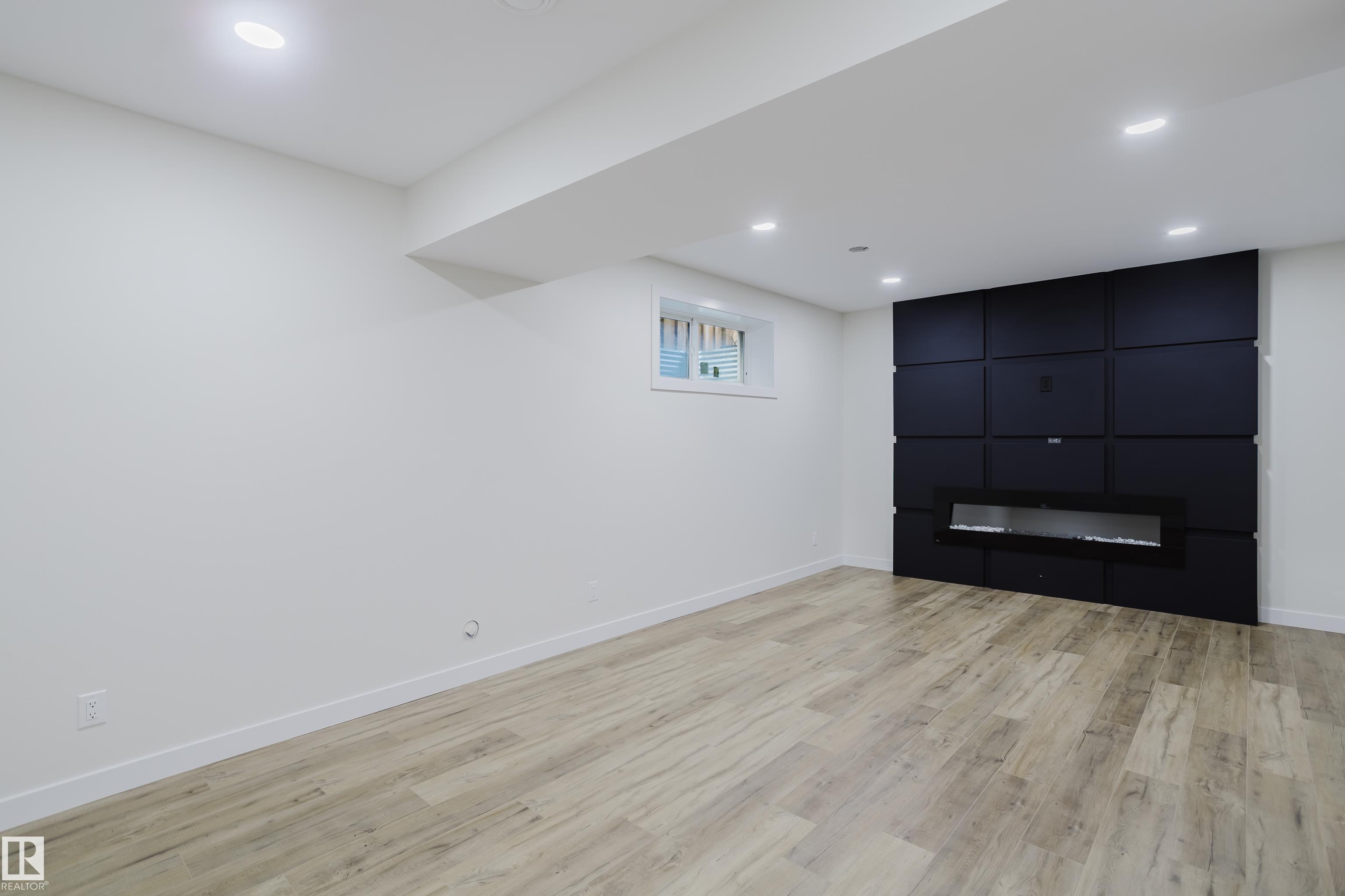 https://zimg.paragon.ice.com/ParagonImages/Property/PM/RAE/225400789/33/0/0/7e4fe21ebff89d9e3f5c0b98b496cda3/1/2cb1abb403b3ed6252c3dceed0c23a58/225400789-C873256A-3A00-4469-89FA-4A00C369258E.JPG