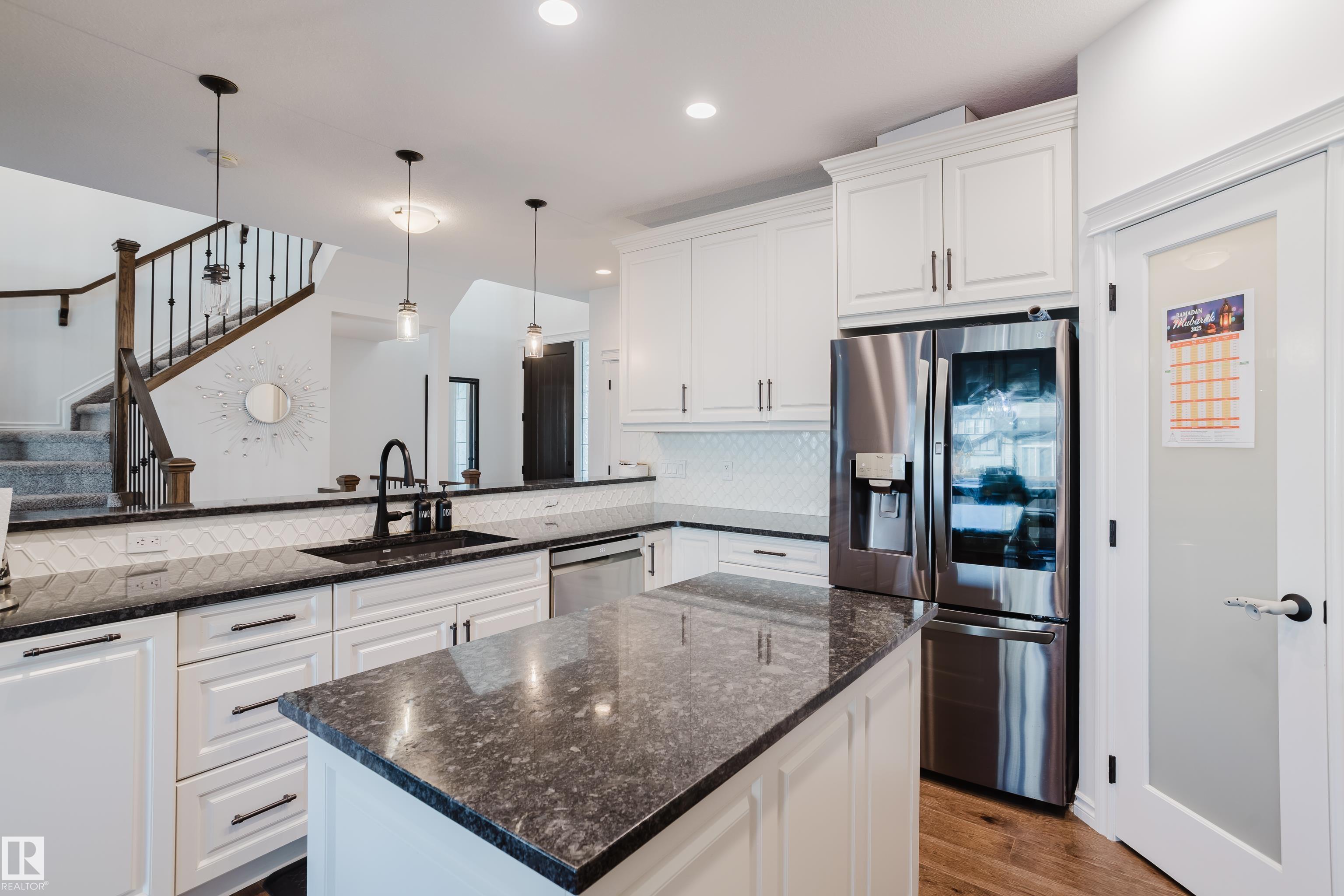 https://zimg.paragon.ice.com/ParagonImages/Property/PM/RAE/225400789/6/0/0/2cc5bb78c58d04b2b7149d61b23097c1/1/2cb1abb403b3ed6252c3dceed0c23a58/225400789-577B91BE-011B-41F1-A45F-8A7546E26E8C.JPG