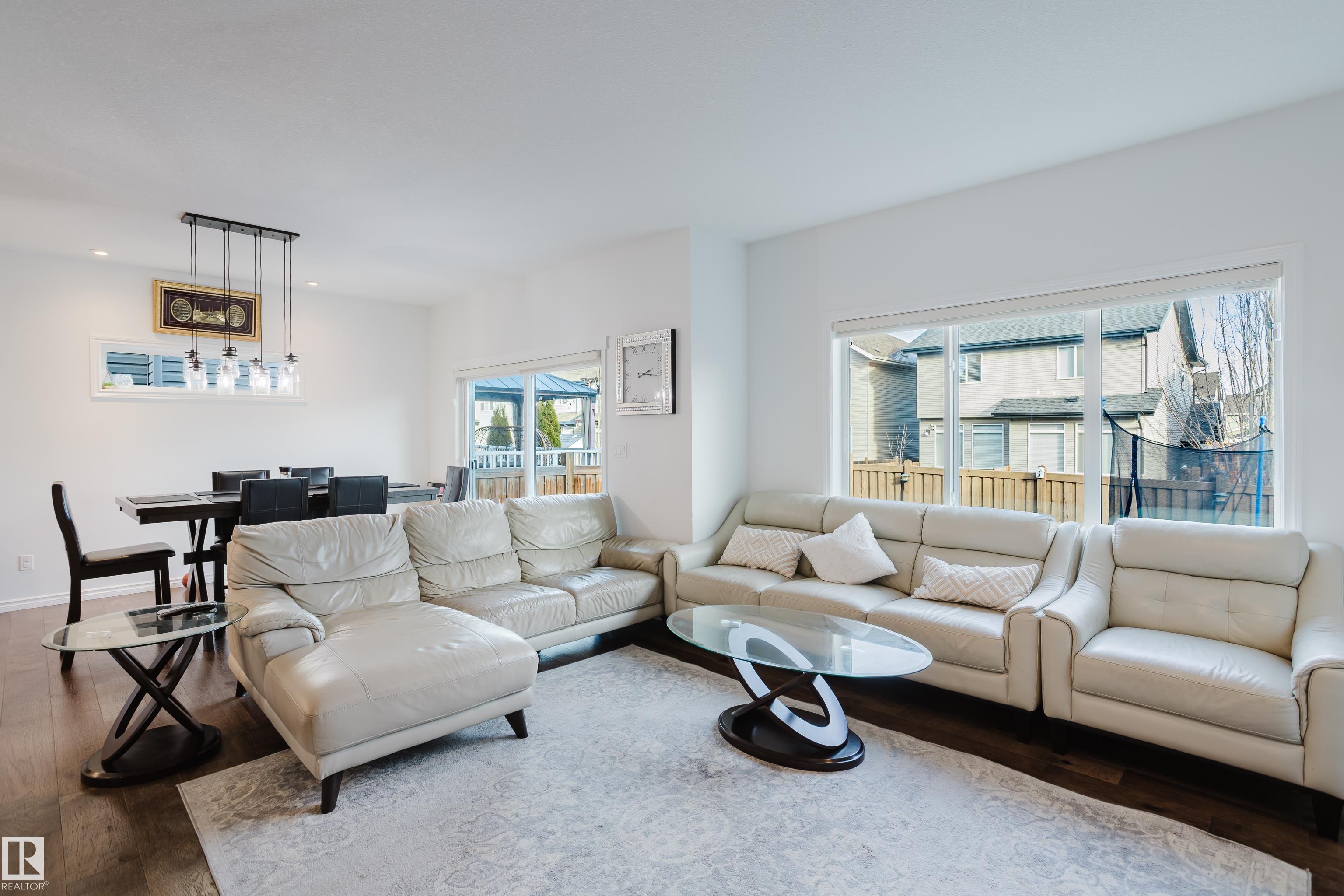 https://zimg.paragon.ice.com/ParagonImages/Property/PM/RAE/225400789/7/0/0/35bbd50cf60429a027892ebfbcbc0477/1/2cb1abb403b3ed6252c3dceed0c23a58/225400789-D58A691B-0EF3-44FB-9B97-86016F5EA319.JPG