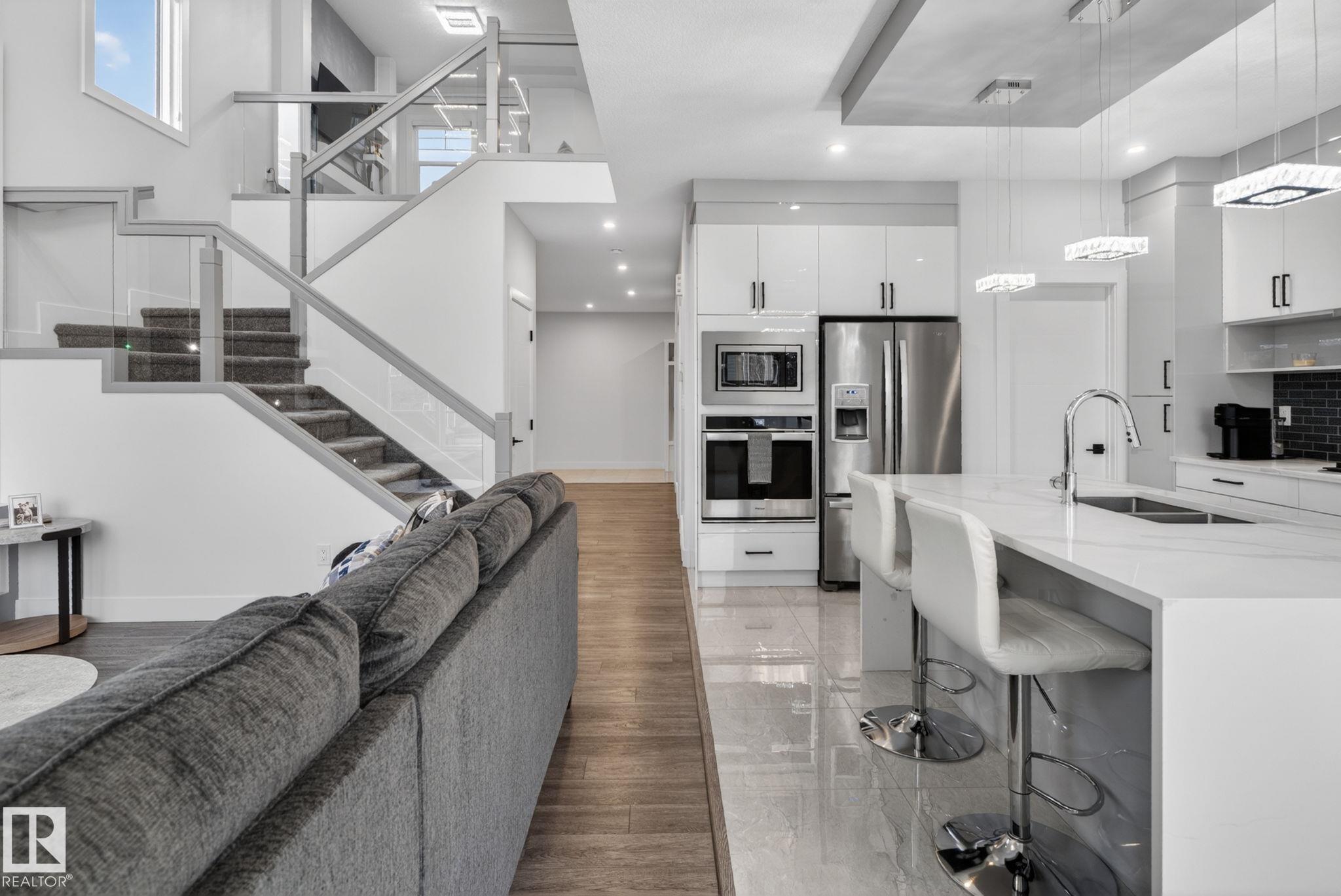 https://zimg.paragon.ice.com/ParagonImages/Property/PM/RAE/225400797/21/0/0/40b85ddfcf2ba44ae04309db04f793b4/1/40e6e60fafc683e7d091d3535d517429/225400797-150b247d-3944-424b-97d2-a72455abd24f.JPG