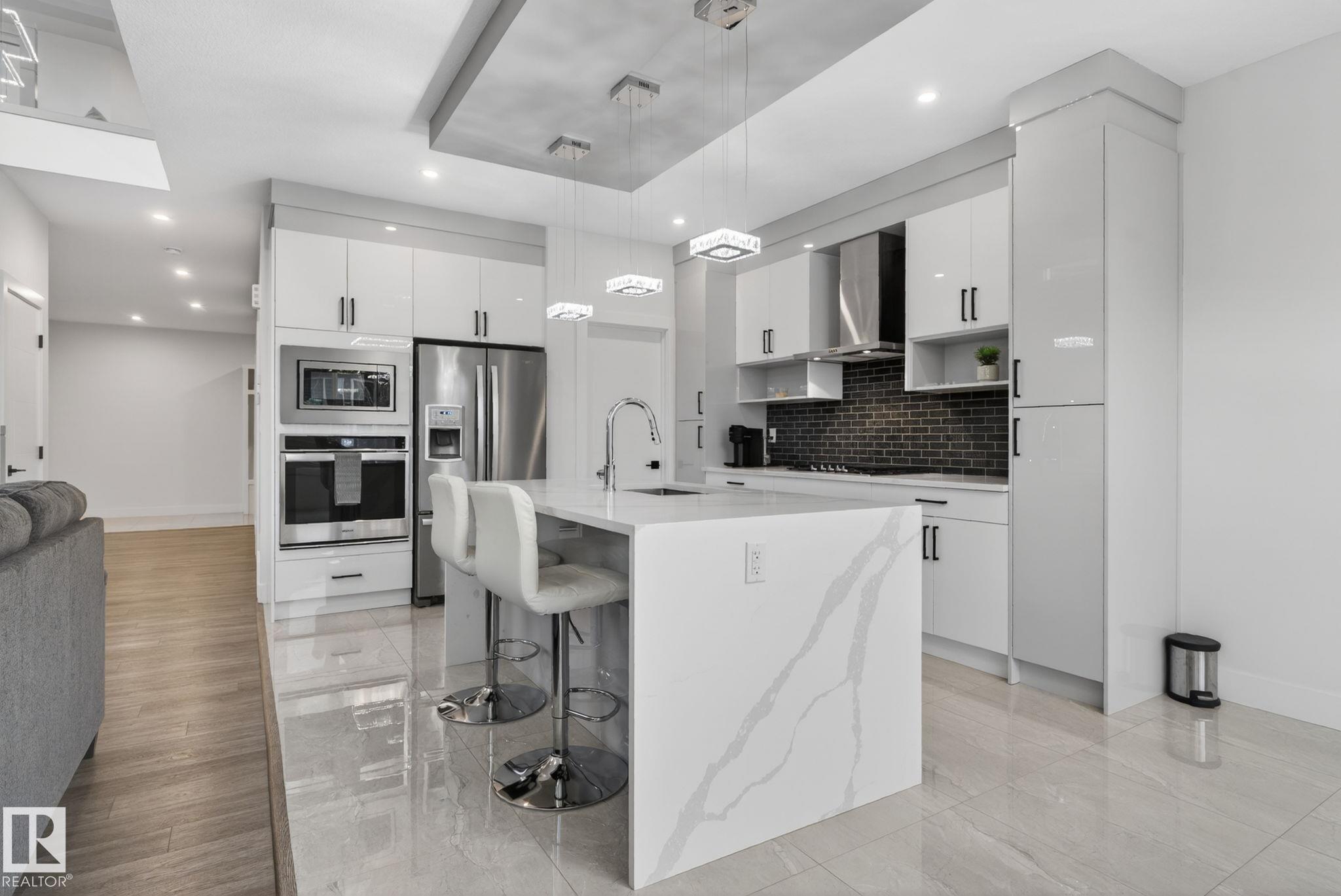 https://zimg.paragon.ice.com/ParagonImages/Property/PM/RAE/225400797/22/0/0/4de594b6a094b386434a2a7c0ca18646/1/40e6e60fafc683e7d091d3535d517429/225400797-d53d15a5-cf29-4128-b010-5cb2a0efb0c4.JPG