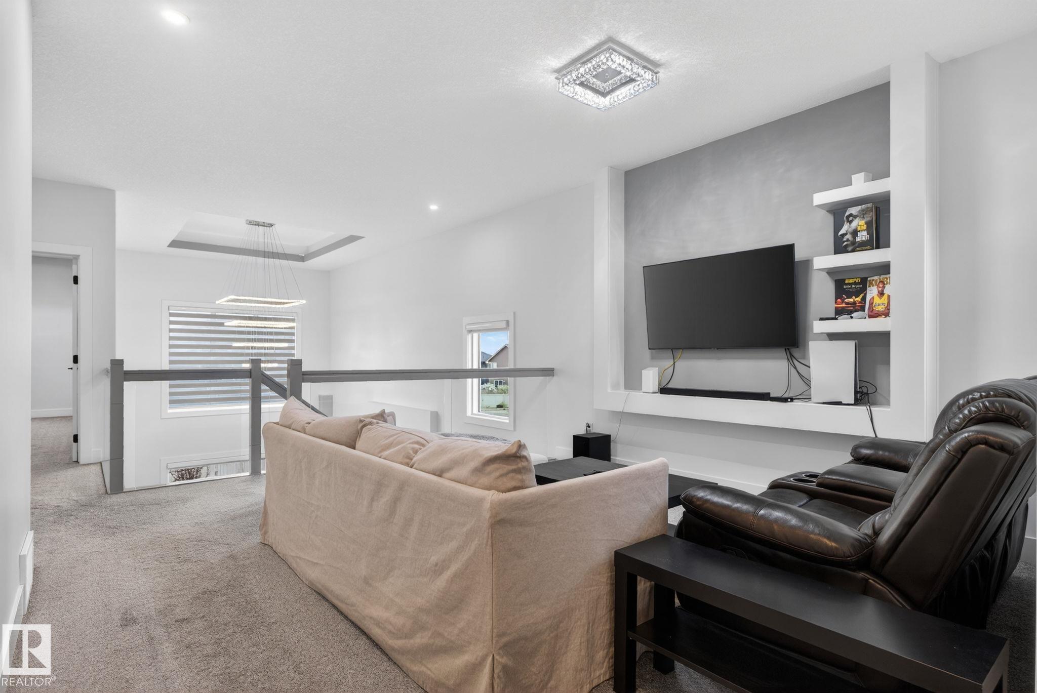 https://zimg.paragon.ice.com/ParagonImages/Property/PM/RAE/225400797/41/0/0/e8d73e09fe0d0bfdd583193c23af065a/1/40e6e60fafc683e7d091d3535d517429/225400797-87319e79-372f-403b-8c47-7bf6ef2fb600.JPG