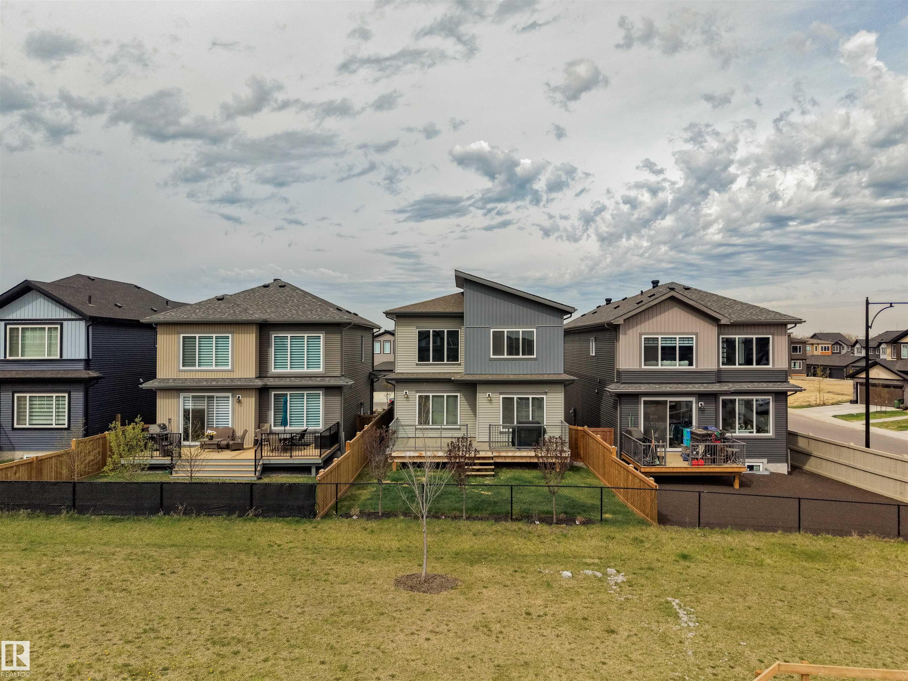 https://zimg.paragon.ice.com/ParagonImages/Property/PM/RAE/225400799/34/0/0/9de95ba577e1818aea3faa3dc76b9451/1/6cba6dda78777fa0e7f0fd56153a475c/225400799-bfdca29e-d46b-4eed-9bab-aedd6484a7ec.JPG
