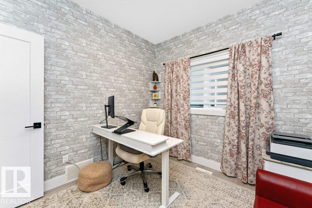 https://zimg.paragon.ice.com/ParagonImages/Property/PM/RAE/225400805/15/0/0/fc6bba671cf691f6d6ebc4c0d208687a/1/10e248b195b053d2a2ffd5a03dfe5a11/225400805-2fb70fc2-7036-4c4e-b89d-23a705e8a330.JPG
