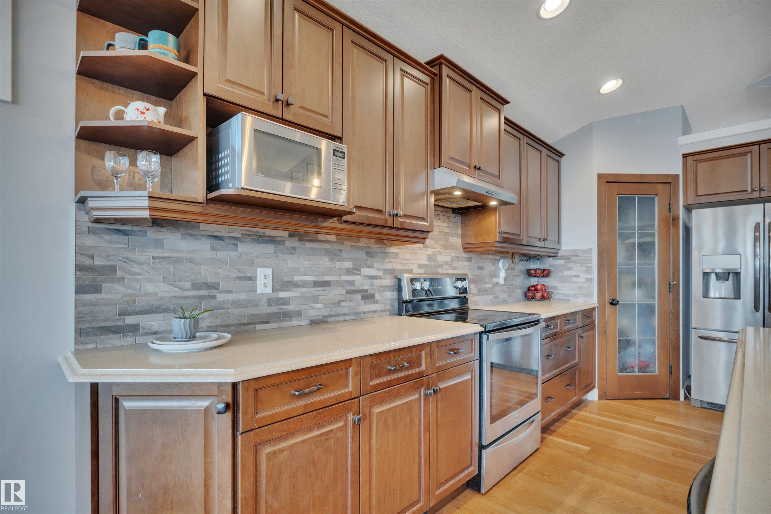 Photo 12 at 552 Reynalds Wynd, Robinson, Leduc