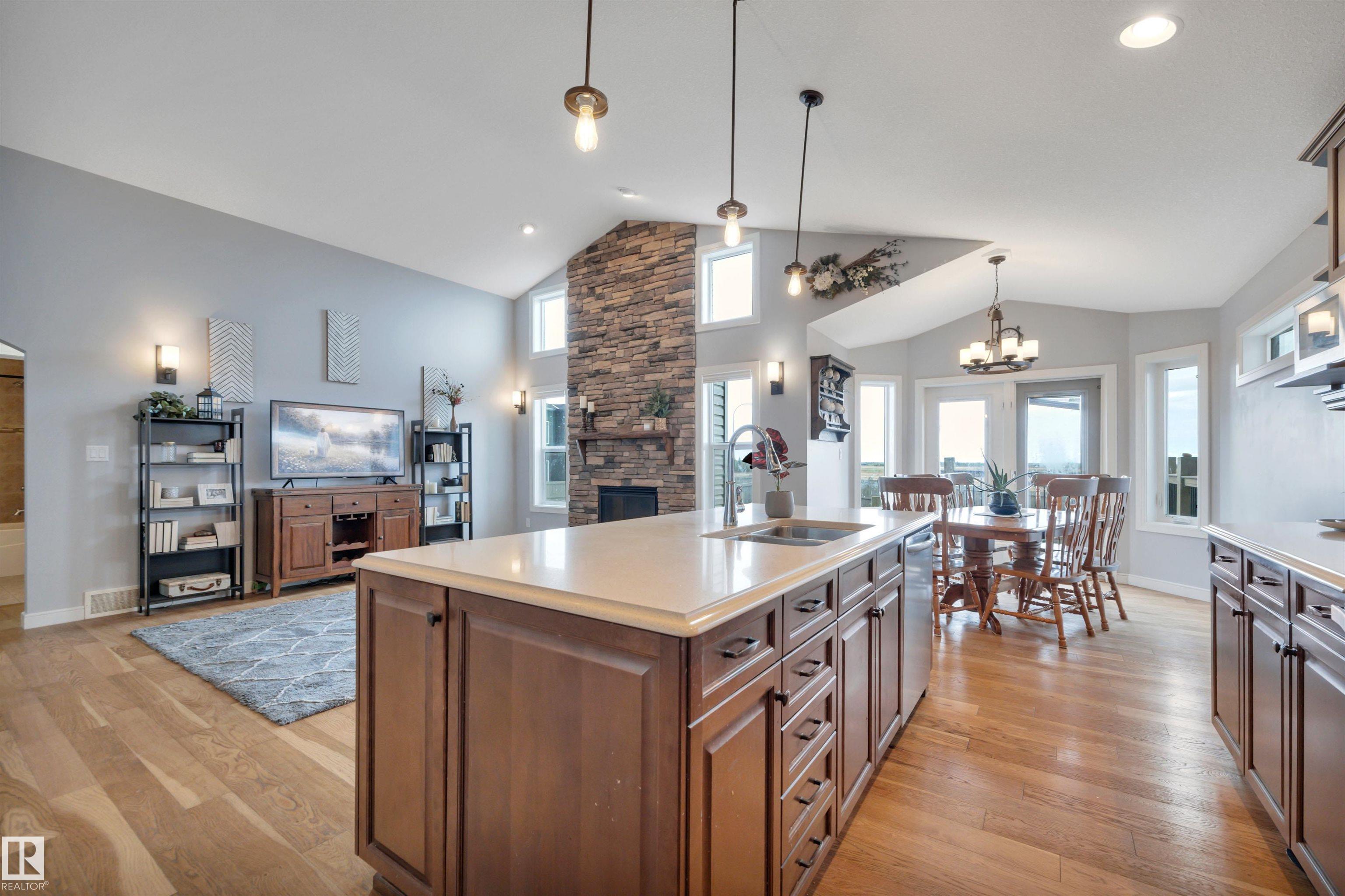 Photo 14 at 552 Reynalds Wynd, Robinson, Leduc