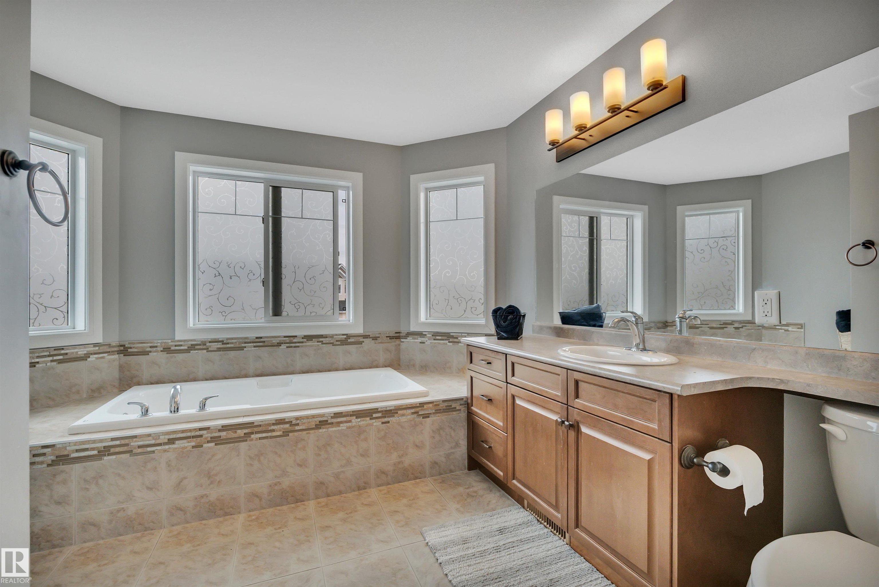 Photo 33 at 552 Reynalds Wynd, Robinson, Leduc