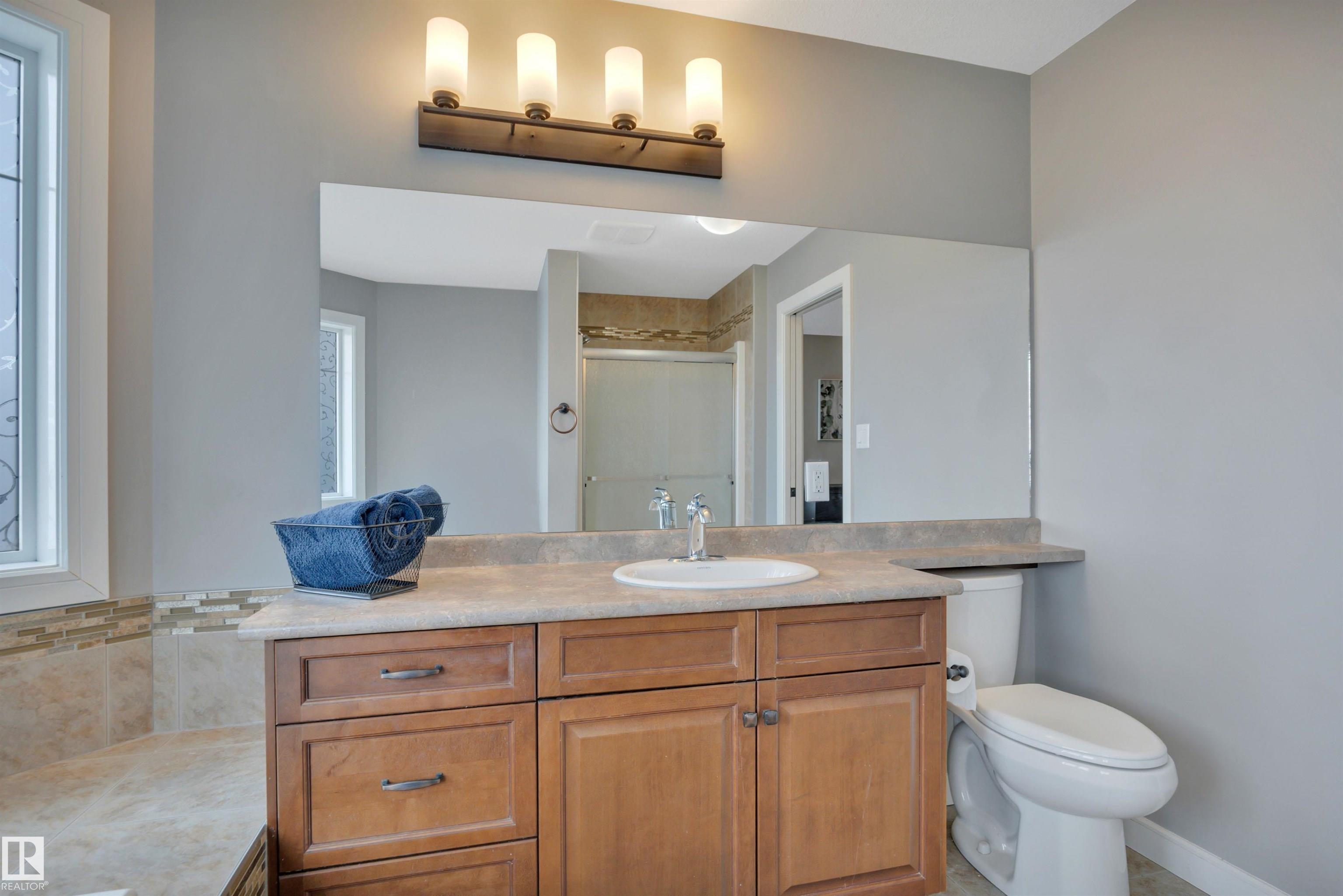 Photo 34 at 552 Reynalds Wynd, Robinson, Leduc