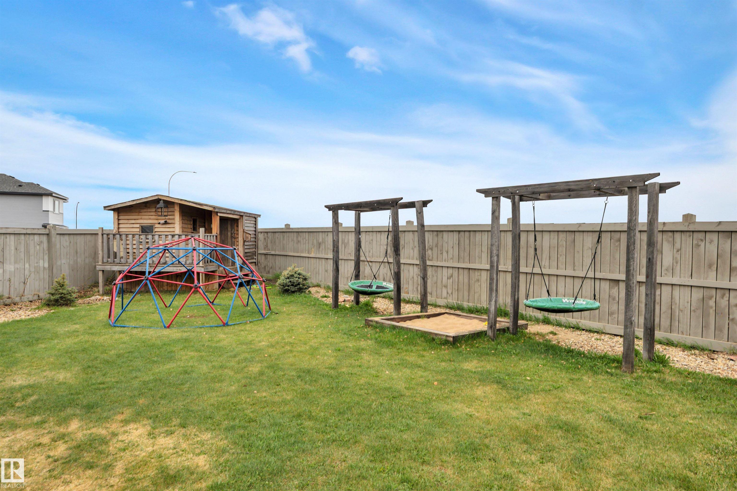 Photo 53 at 552 Reynalds Wynd, Robinson, Leduc