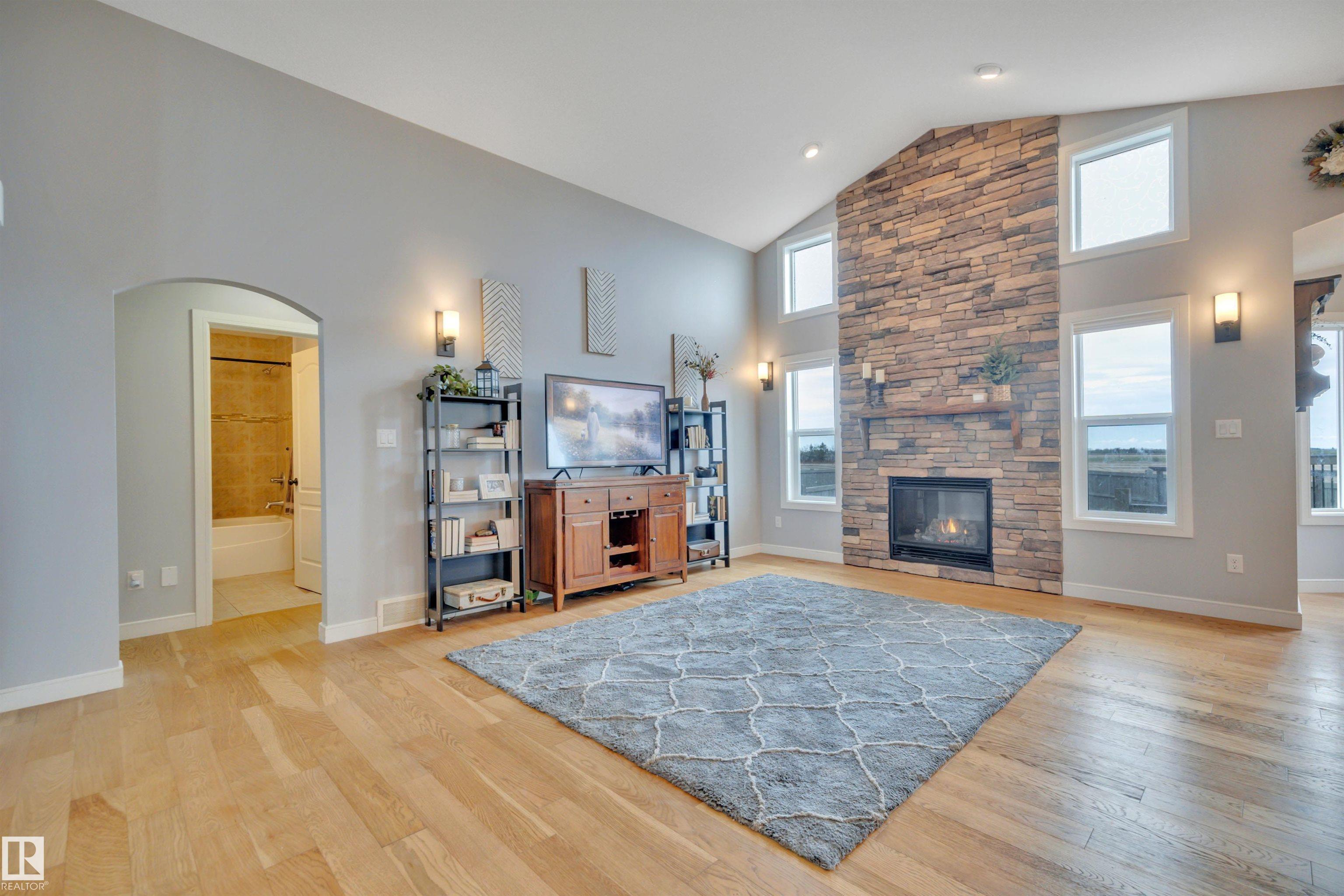 Photo 7 at 552 Reynalds Wynd, Robinson, Leduc