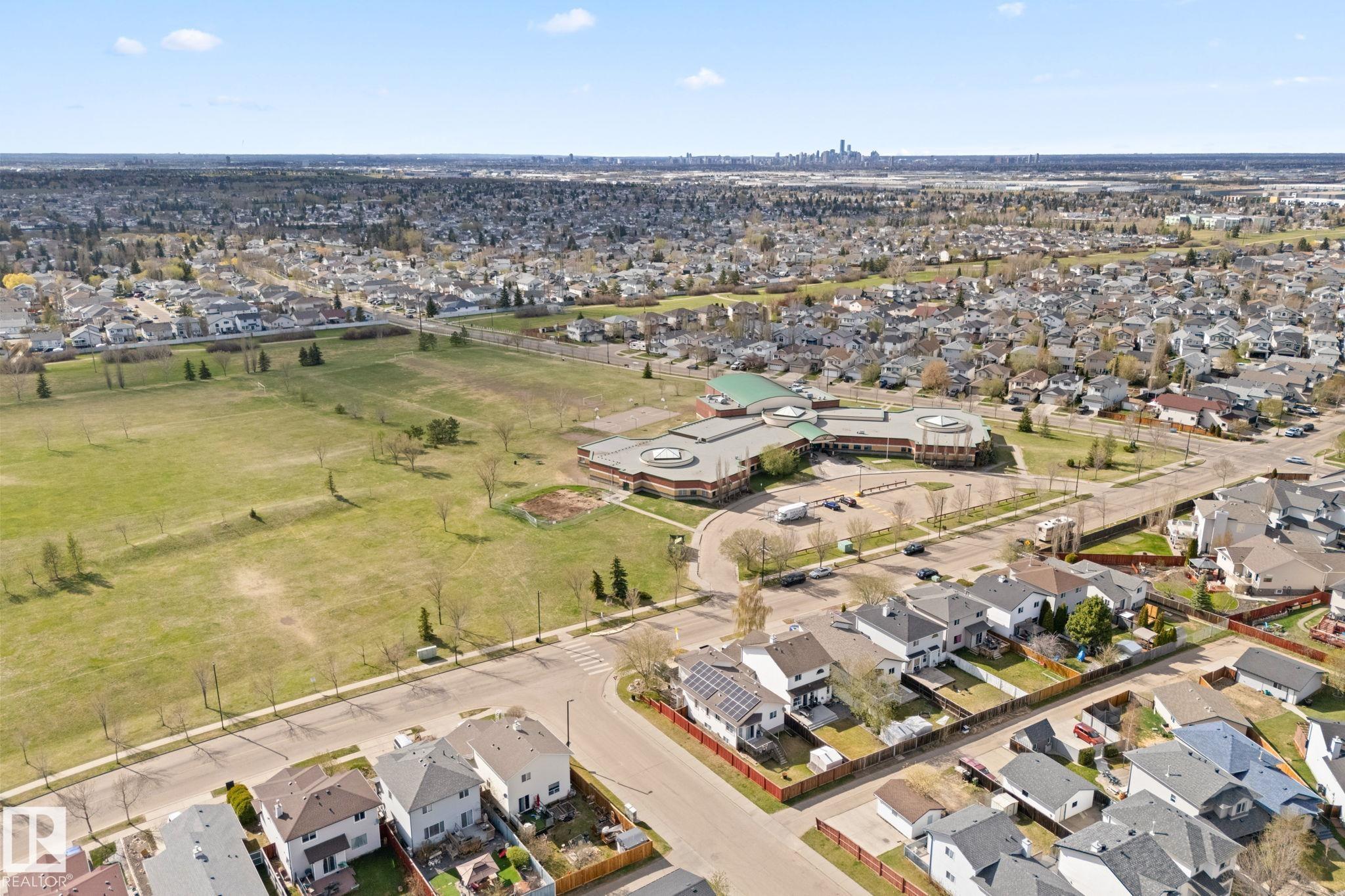 https://zimg.paragon.ice.com/ParagonImages/Property/PM/RAE/225400833/39/0/0/ad917b6308f3b91602e45888a8f18f8f/1/f97ef068a2d8084671ad9a2ac1237ca4/225400833-0cce276c-d0cd-4a26-8675-d0b2a371e1ba.JPG