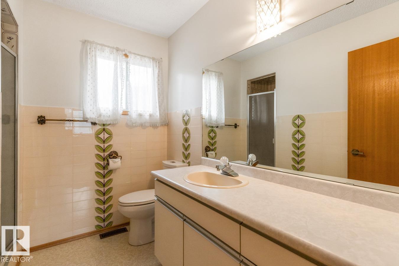 Photo 23 at 10314 82 Street NW, Forest Heights, Edmonton