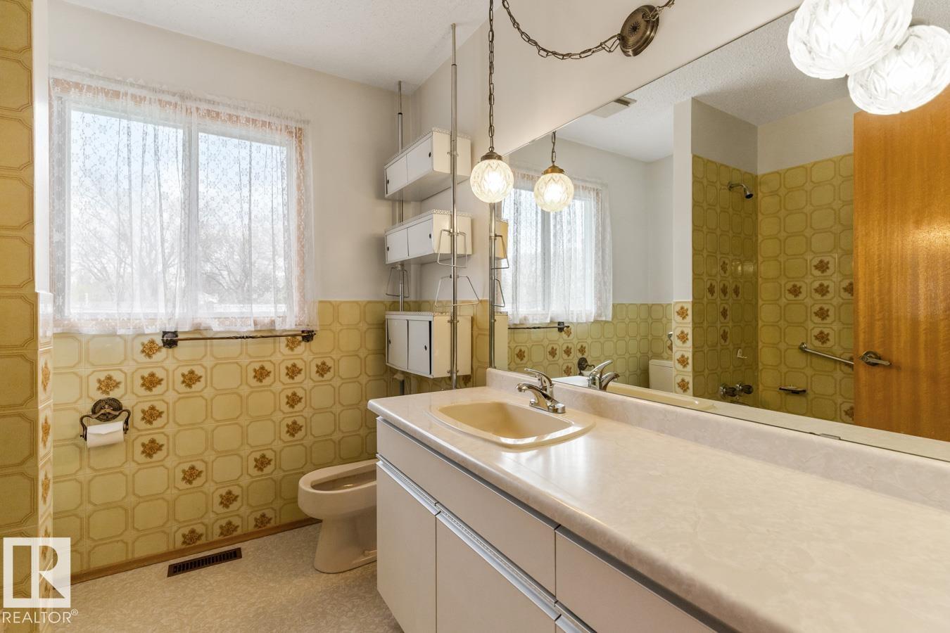 Photo 28 at 10314 82 Street NW, Forest Heights, Edmonton