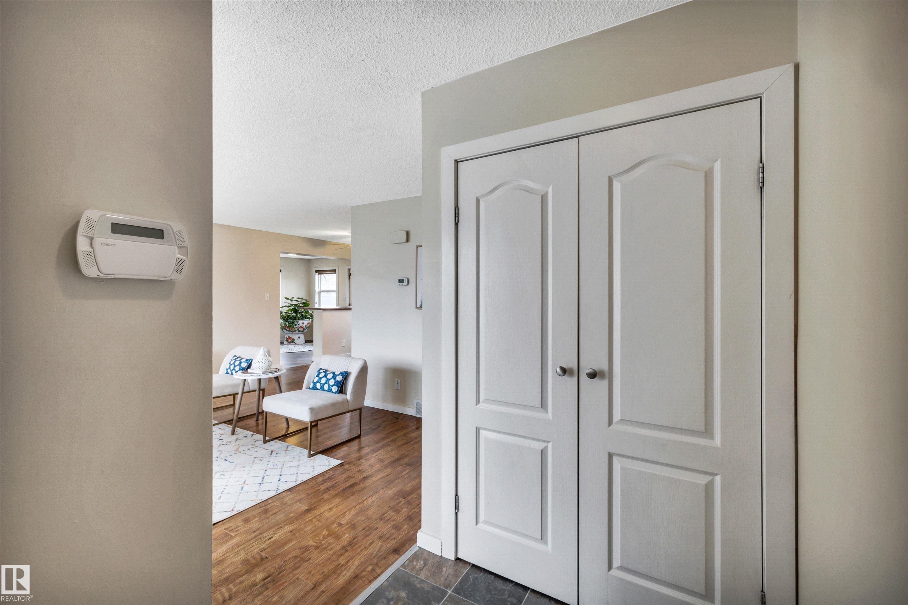 96 Arlington Drive, Akinsdale, St. Albert