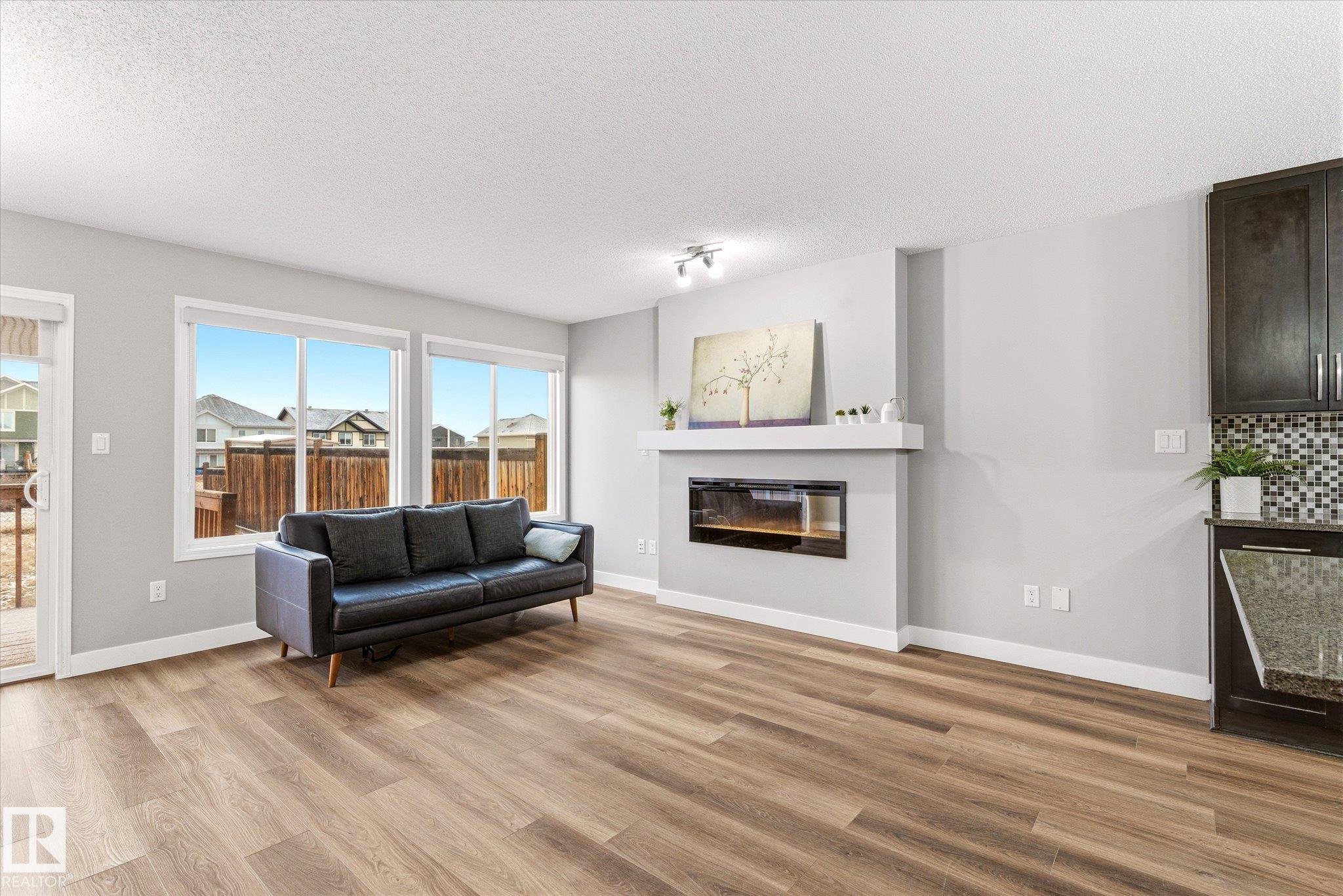 Photo 10 at 1668 Chapman Way SW, Chappelle Area, Edmonton