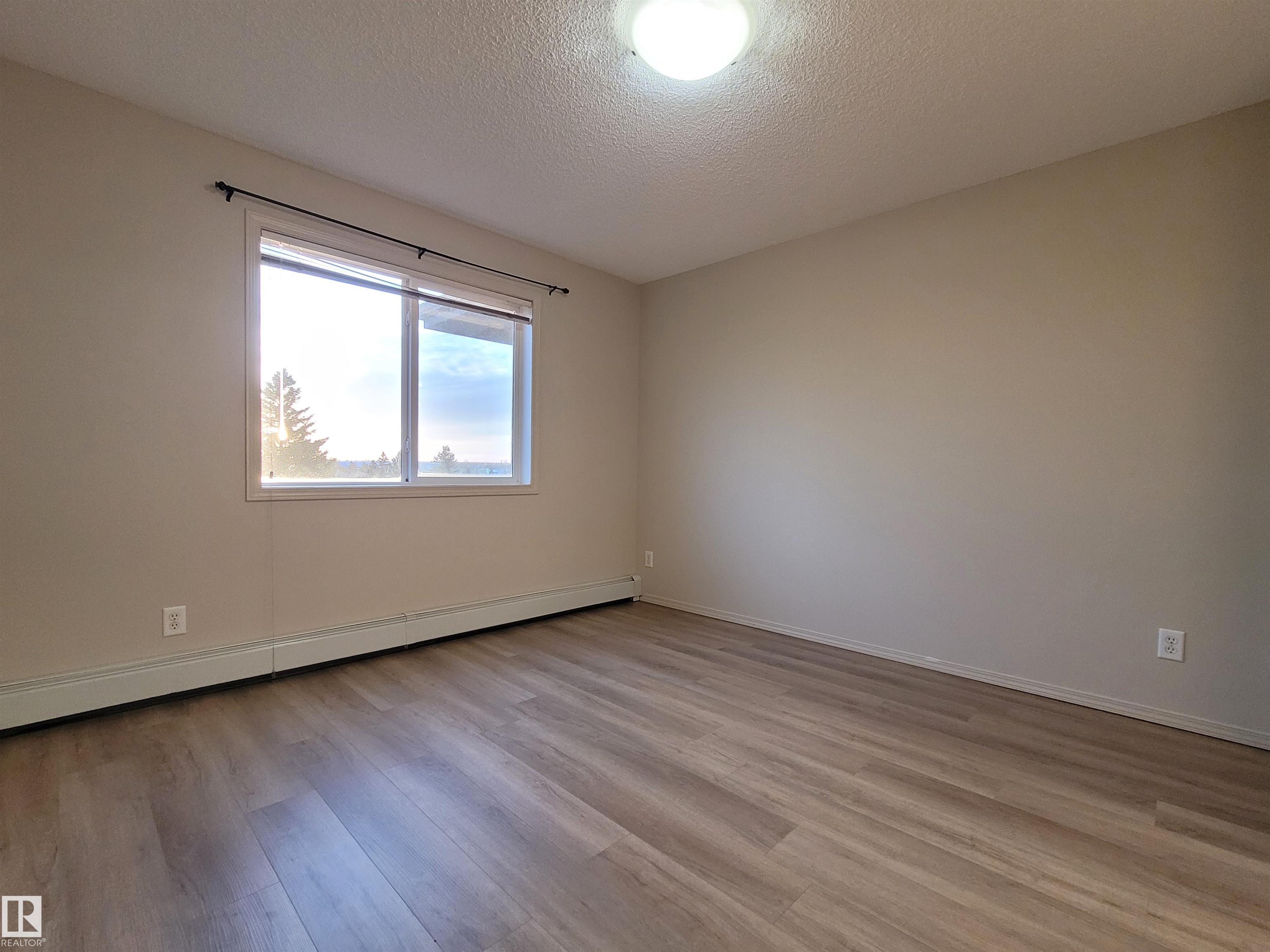 Photo 26 at 432 - 1180 Hyndman Road NW, Canon Ridge, Edmonton