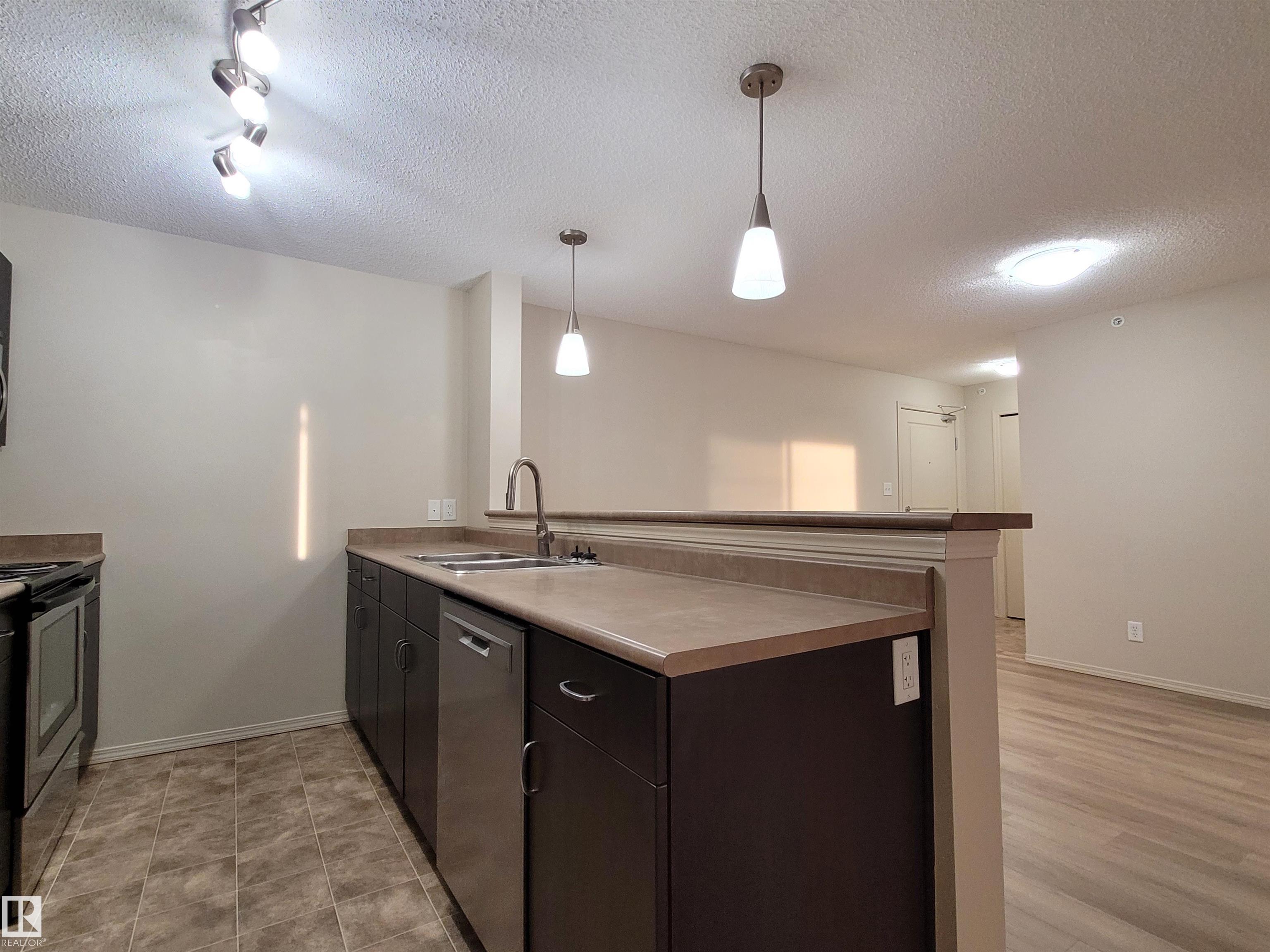 Photo 10 at 432 - 1180 Hyndman Road NW, Canon Ridge, Edmonton