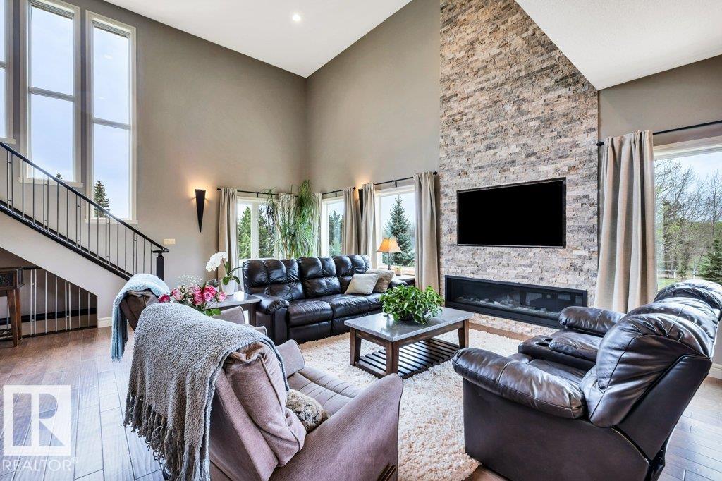 Photo 11 at 19-51214 Rge Rd 260, Silver Bell Estates, Rural Parkland County
