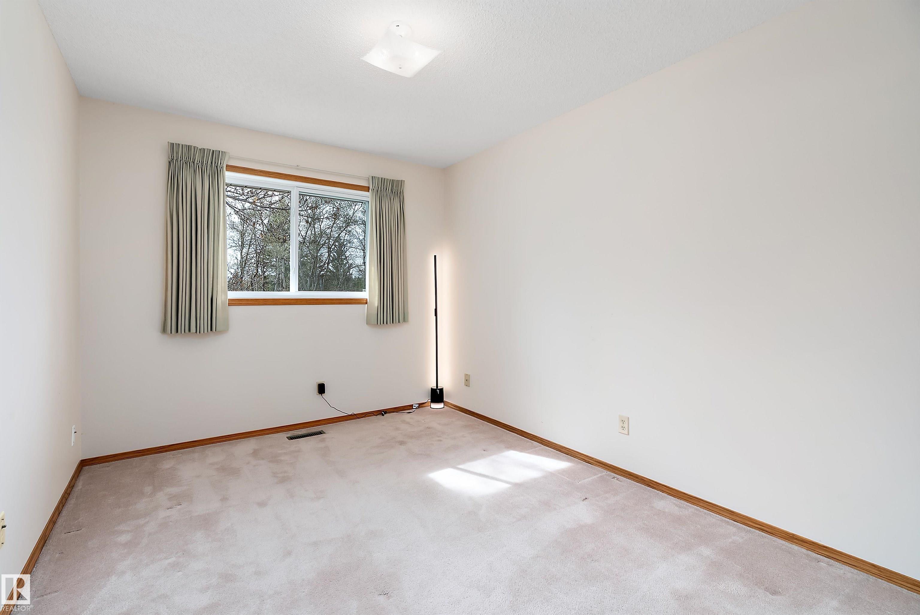 https://zimg.paragon.ice.com/ParagonImages/Property/PM/RAE/225400865/22/0/0/520dc37e215ef2341d4b2105277b1c53/1/a9f6fb1223e8c736511e290811848673/225400865-40E79113-C303-494F-9FF4-C0F2699B52F3.JPG