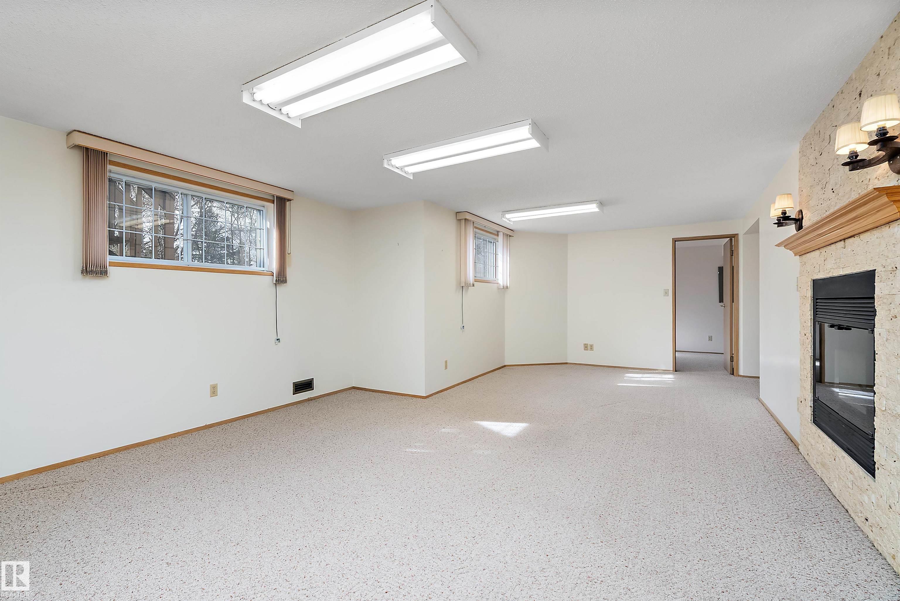 https://zimg.paragon.ice.com/ParagonImages/Property/PM/RAE/225400865/31/0/0/d21a69d393b976afcec717461a5d1bac/1/a9f6fb1223e8c736511e290811848673/225400865-B7A8C84B-D36A-45FC-A750-8076DE20D030.JPG