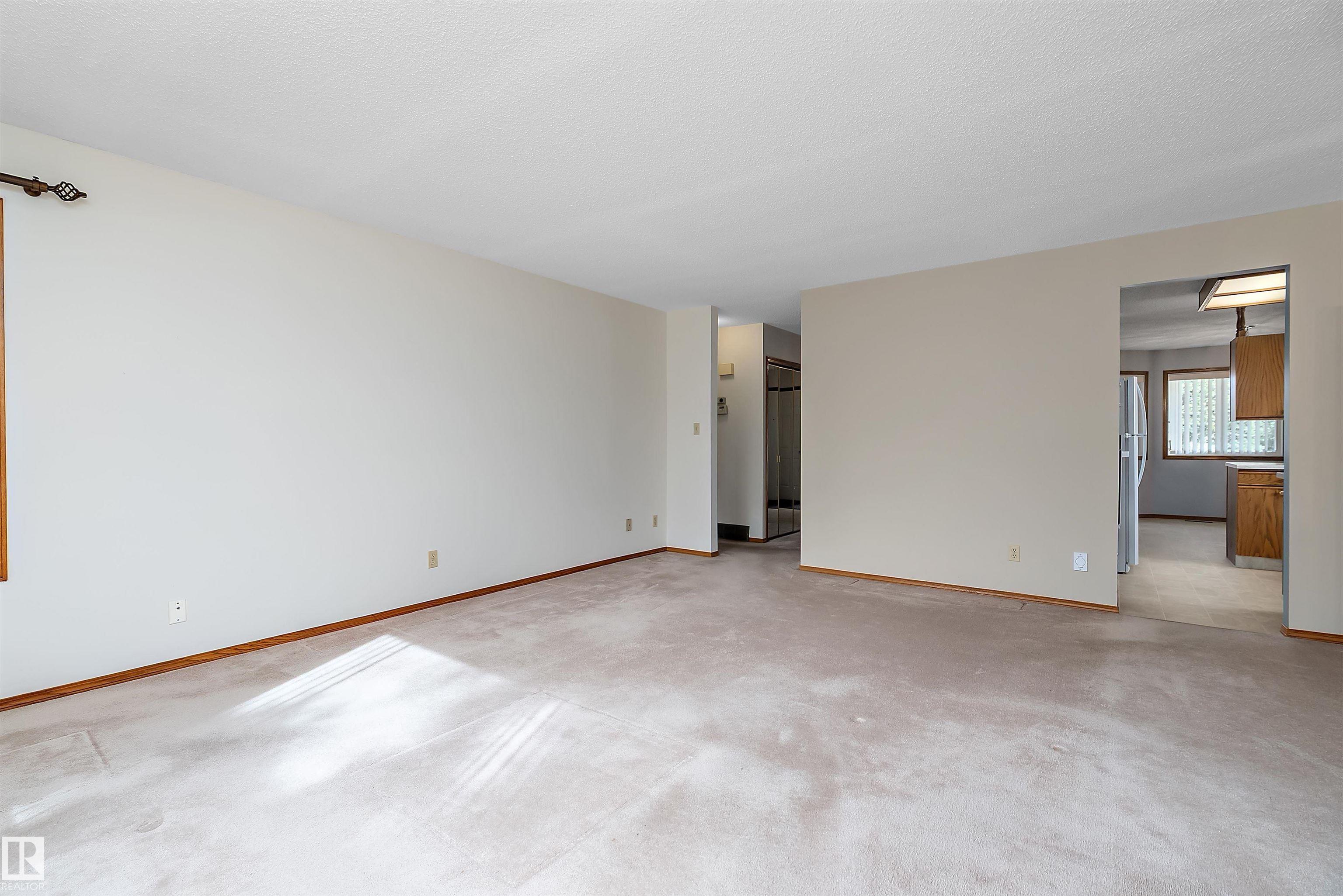 https://zimg.paragon.ice.com/ParagonImages/Property/PM/RAE/225400865/6/0/0/cd074c48f37c3186642bf9eeed506c95/1/a9f6fb1223e8c736511e290811848673/225400865-9D754BB4-4EA3-4449-ACF2-04D0735499BD.JPG