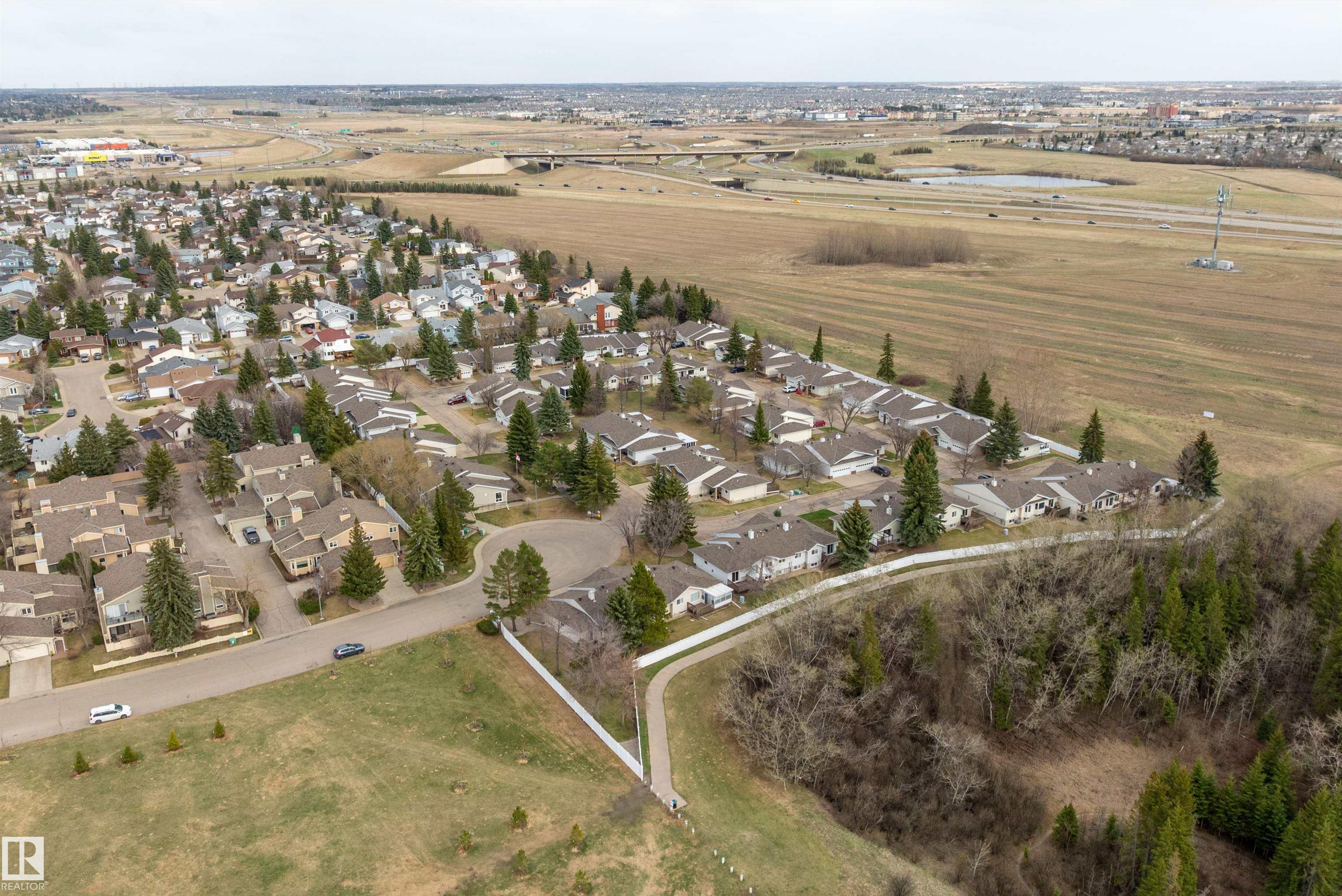 https://zimg.paragon.ice.com/ParagonImages/Property/PM/RAE/225400865/62/0/0/8381b3ee9afd5c07d68c85b262343728/1/a9f6fb1223e8c736511e290811848673/225400865-53E57D8B-A72E-4E83-884C-E489CE53B47E.JPG