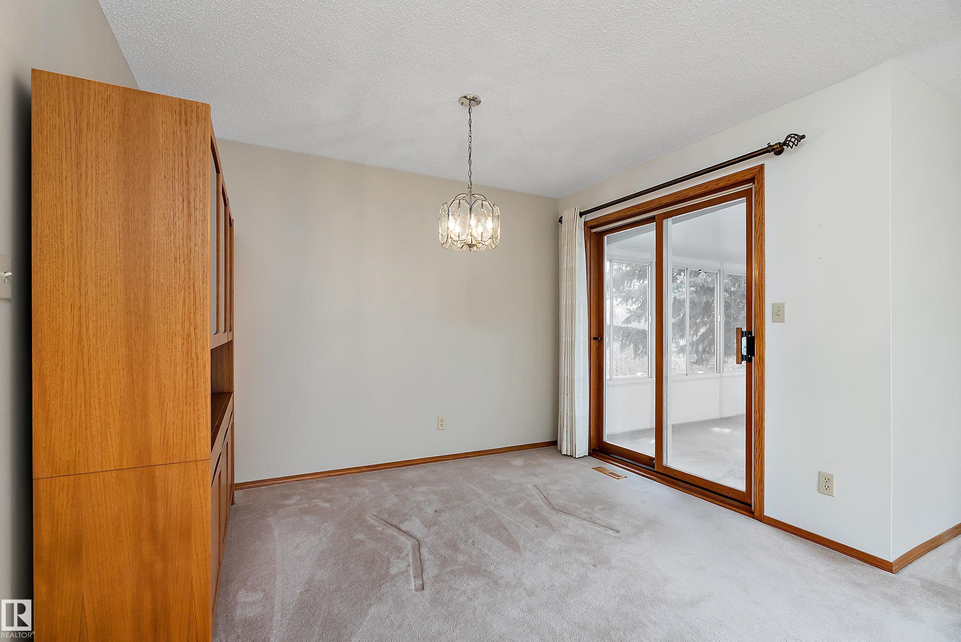 https://zimg.paragon.ice.com/ParagonImages/Property/PM/RAE/225400865/9/0/0/447cafab519b31a1aac1d7299b5c1b4c/1/a9f6fb1223e8c736511e290811848673/225400865-76AA21DD-6A95-4765-AE72-27CA59337365.JPG