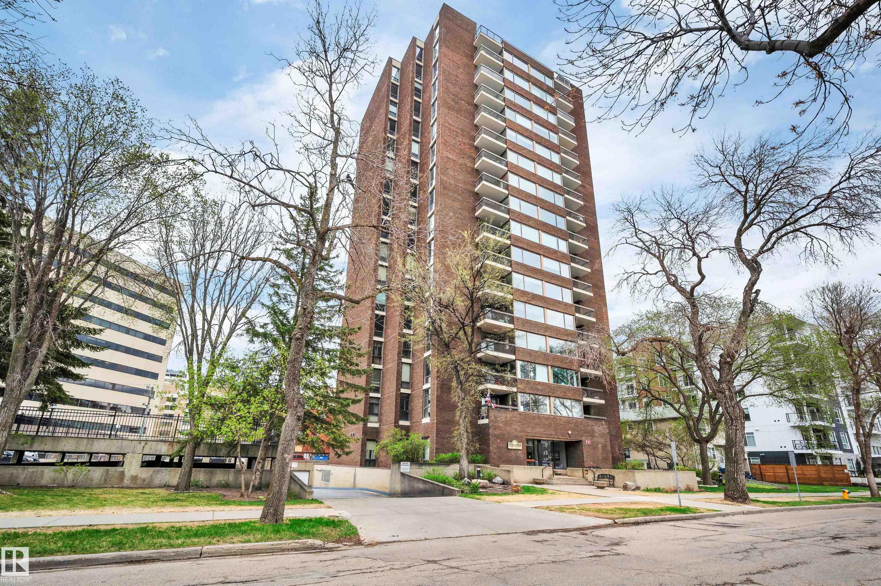 1603 - 10025 113 Street NW, Wîhkwêntôwin, Edmonton