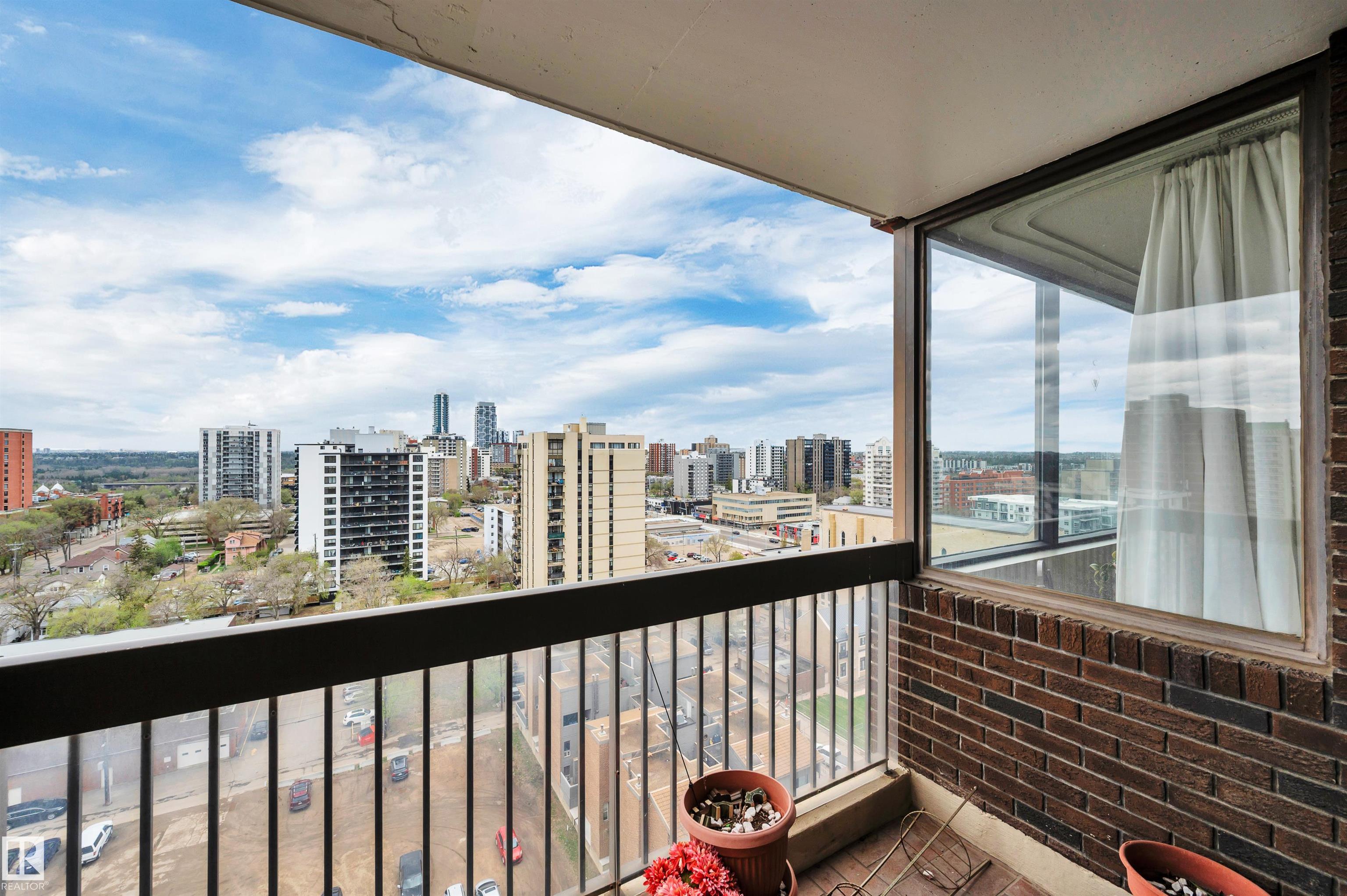 https://zimg.paragon.ice.com/ParagonImages/Property/PM/RAE/225400867/18/0/0/84316c3eb8f697697061a74fb4bbfd59/1/efc2983b47ea602f769ffbe43359a5c0/225400867-707e623f-214a-4806-8691-ff0b6e690bd1.JPG