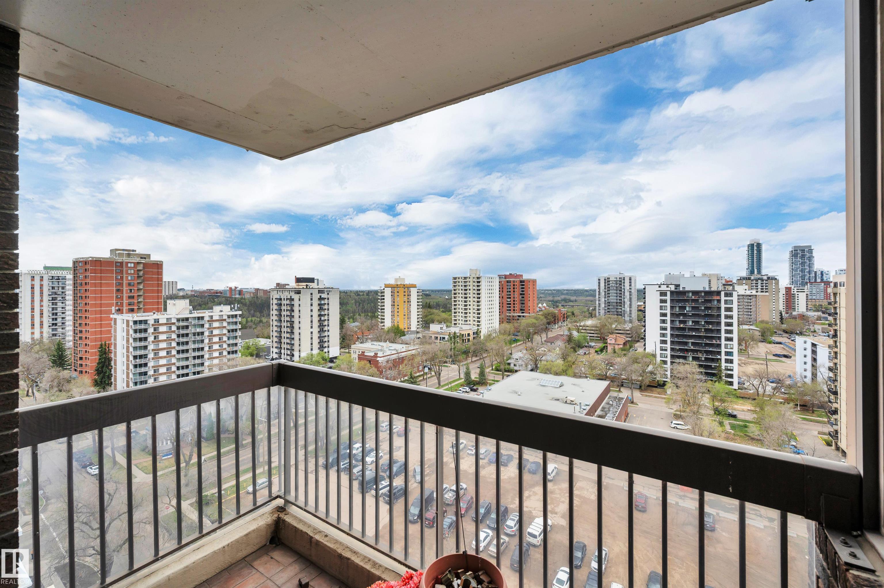 https://zimg.paragon.ice.com/ParagonImages/Property/PM/RAE/225400867/20/0/0/def12ee12959b8d91b2962288af5fd31/1/efc2983b47ea602f769ffbe43359a5c0/225400867-003982b3-71dc-4e03-86ad-72d0bc0f5594.JPG