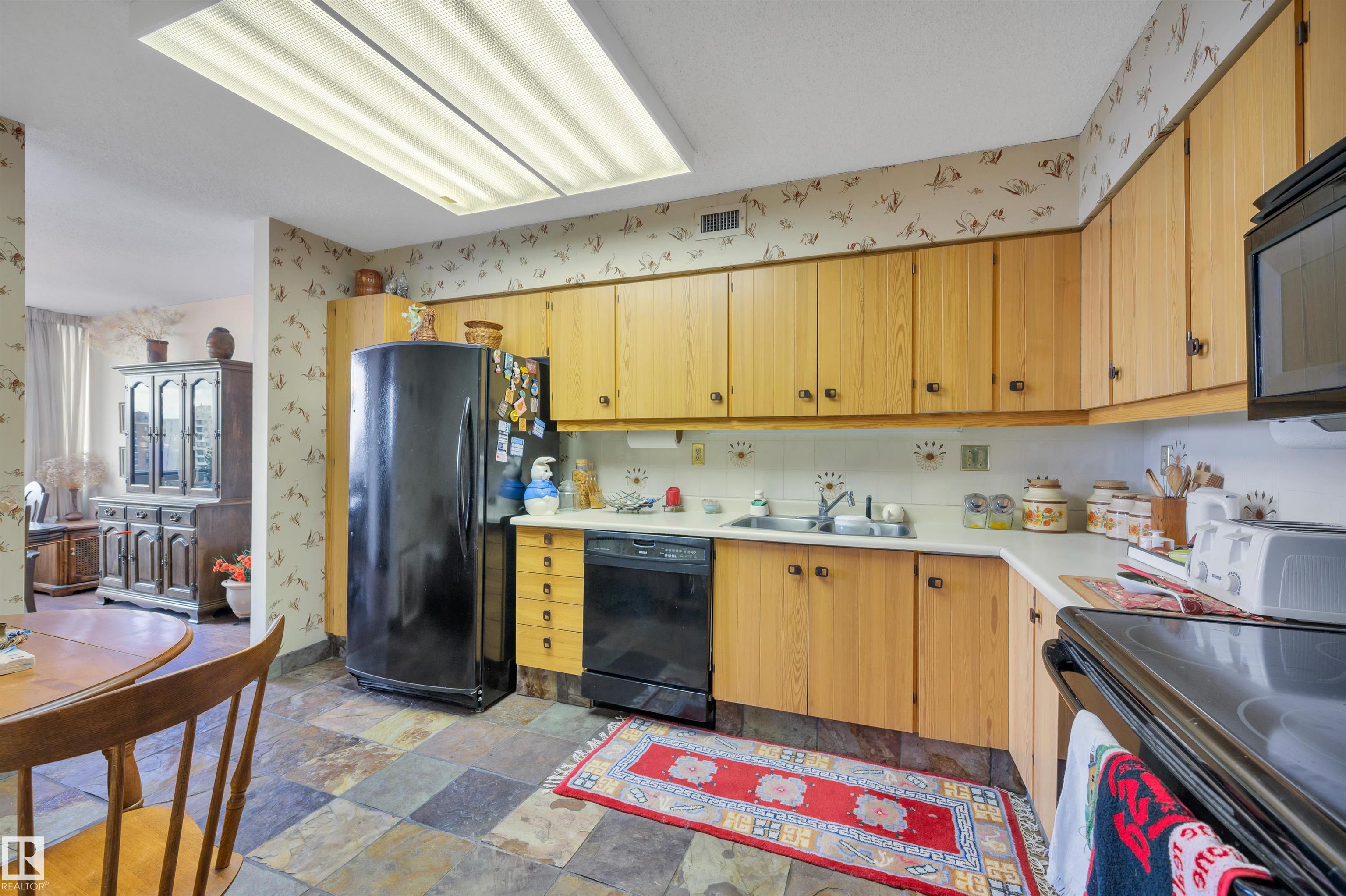 https://zimg.paragon.ice.com/ParagonImages/Property/PM/RAE/225400867/27/0/0/647cfcee6e8367872035f6cda0e2c157/1/efc2983b47ea602f769ffbe43359a5c0/225400867-a1b28cb4-4d6c-47e7-980b-adb1e413e600.JPG