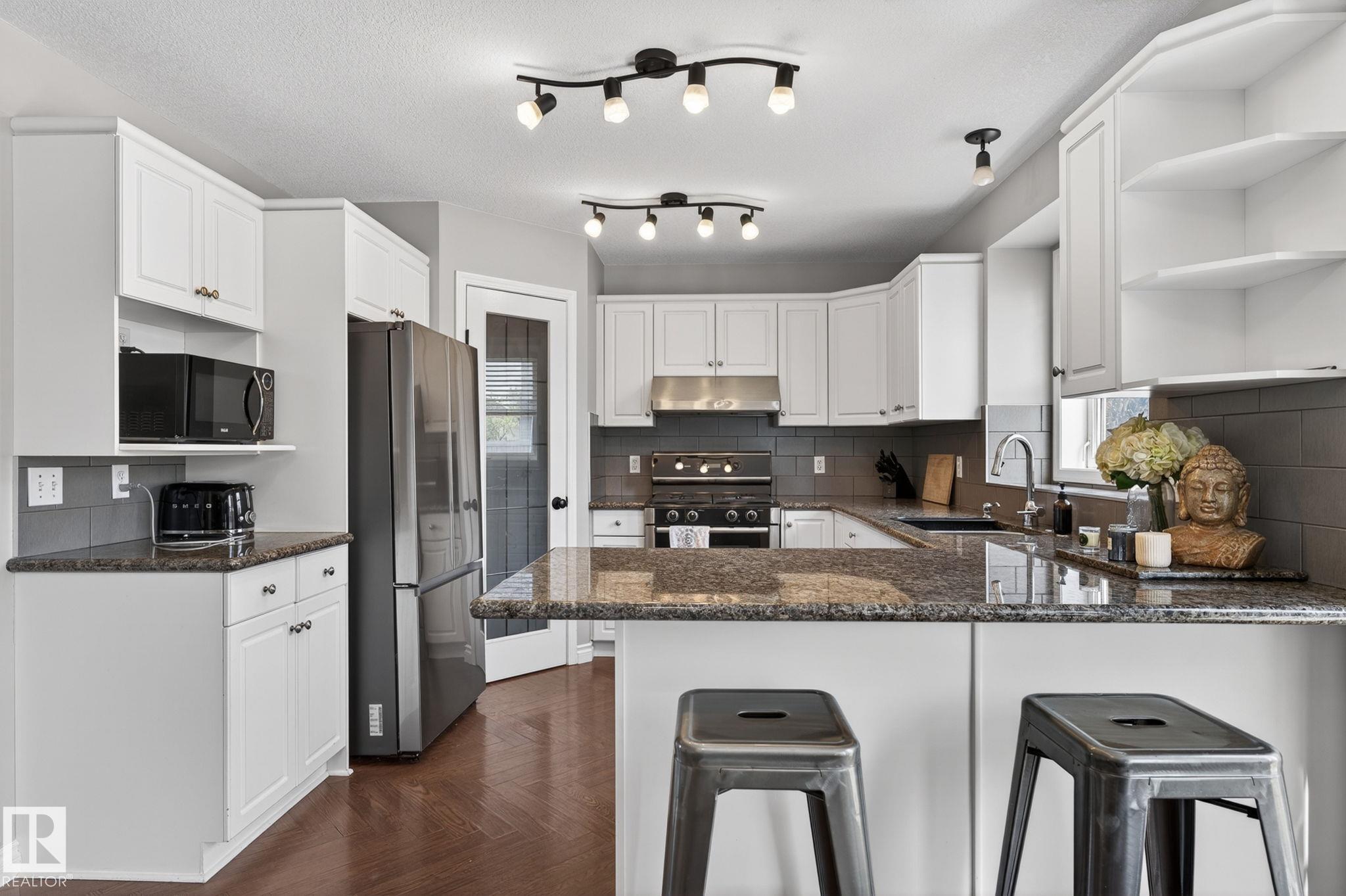 Photo 13 at 907 115 Street NW, Twin Brooks, Edmonton