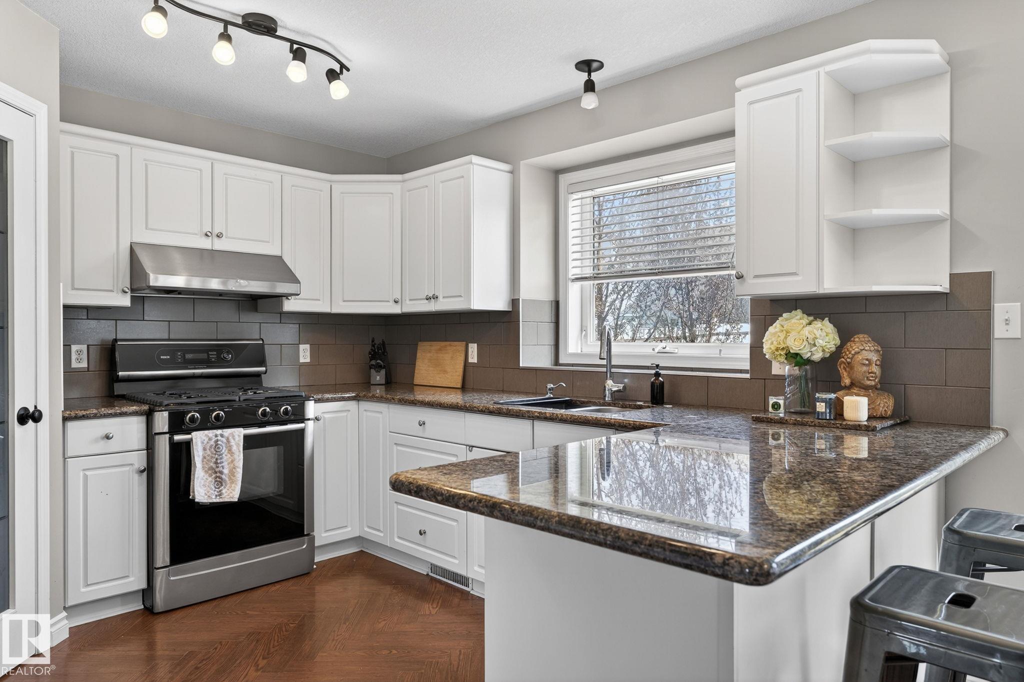 Photo 14 at 907 115 Street NW, Twin Brooks, Edmonton