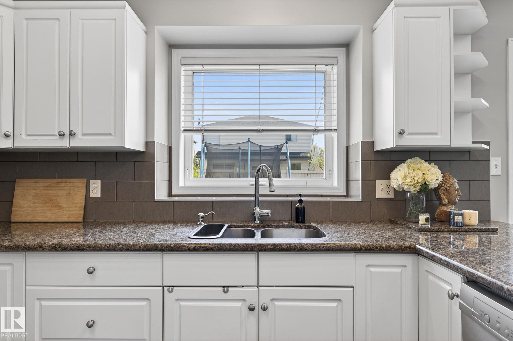 Photo 16 at 907 115 Street NW, Twin Brooks, Edmonton