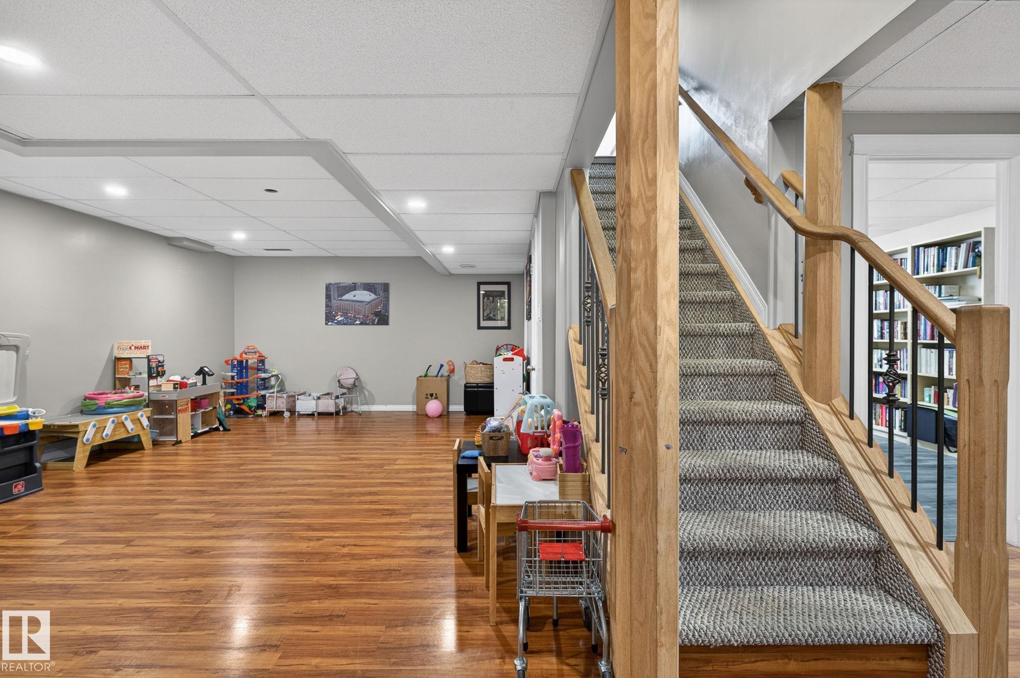 Photo 40 at 907 115 Street NW, Twin Brooks, Edmonton