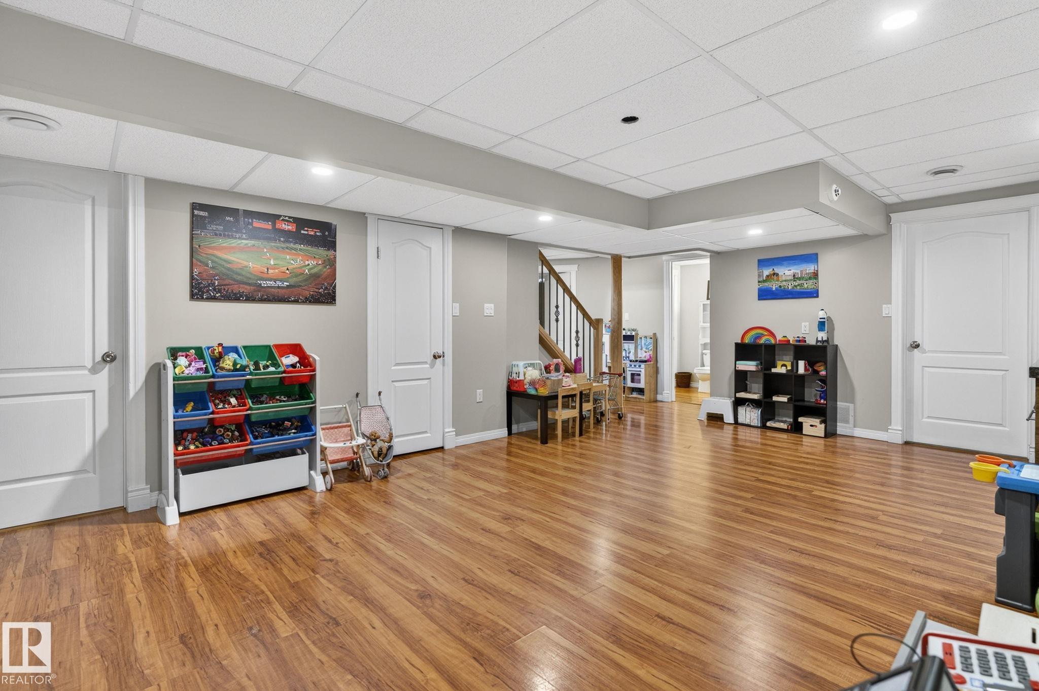 Photo 42 at 907 115 Street NW, Twin Brooks, Edmonton