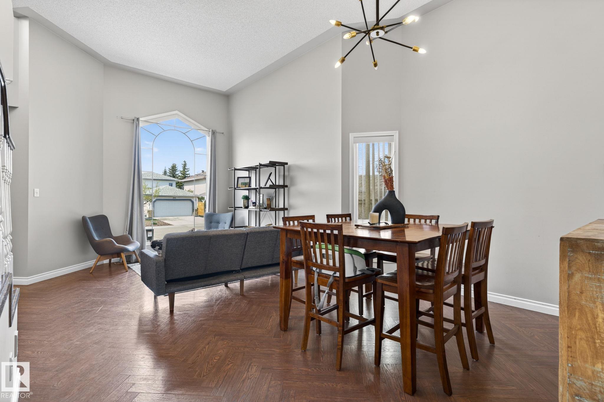 Photo 10 at 907 115 Street NW, Twin Brooks, Edmonton