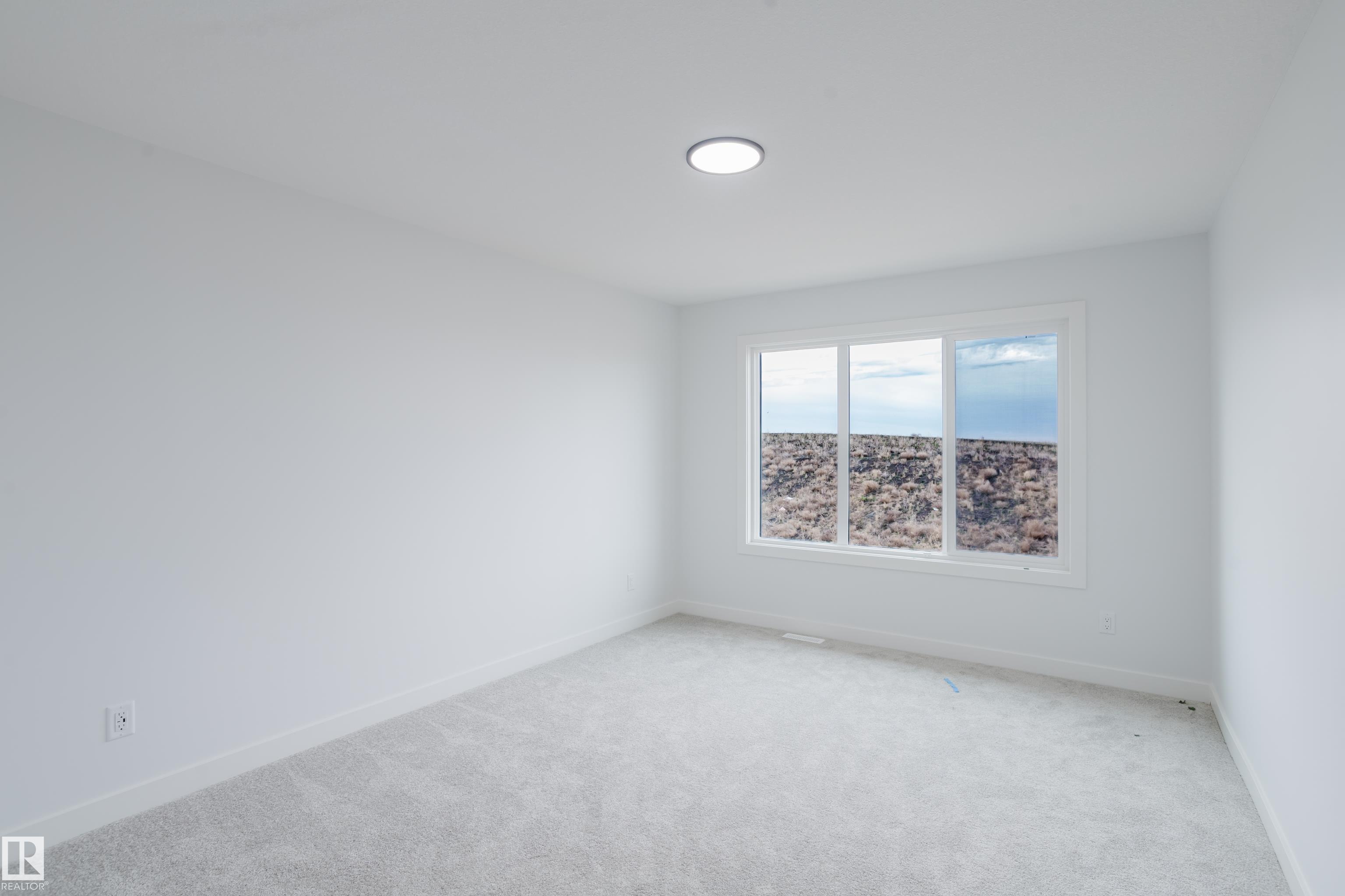 https://zimg.paragon.ice.com/ParagonImages/Property/PM/RAE/225400875/31/0/0/1bf391c1b7fc92693bd5a148a4a75761/1/e79aed3eed9fbf1d970e880a870b9b31/225400875-c6528ef6-fdec-465e-ac55-a578b3d2a4e0.JPG