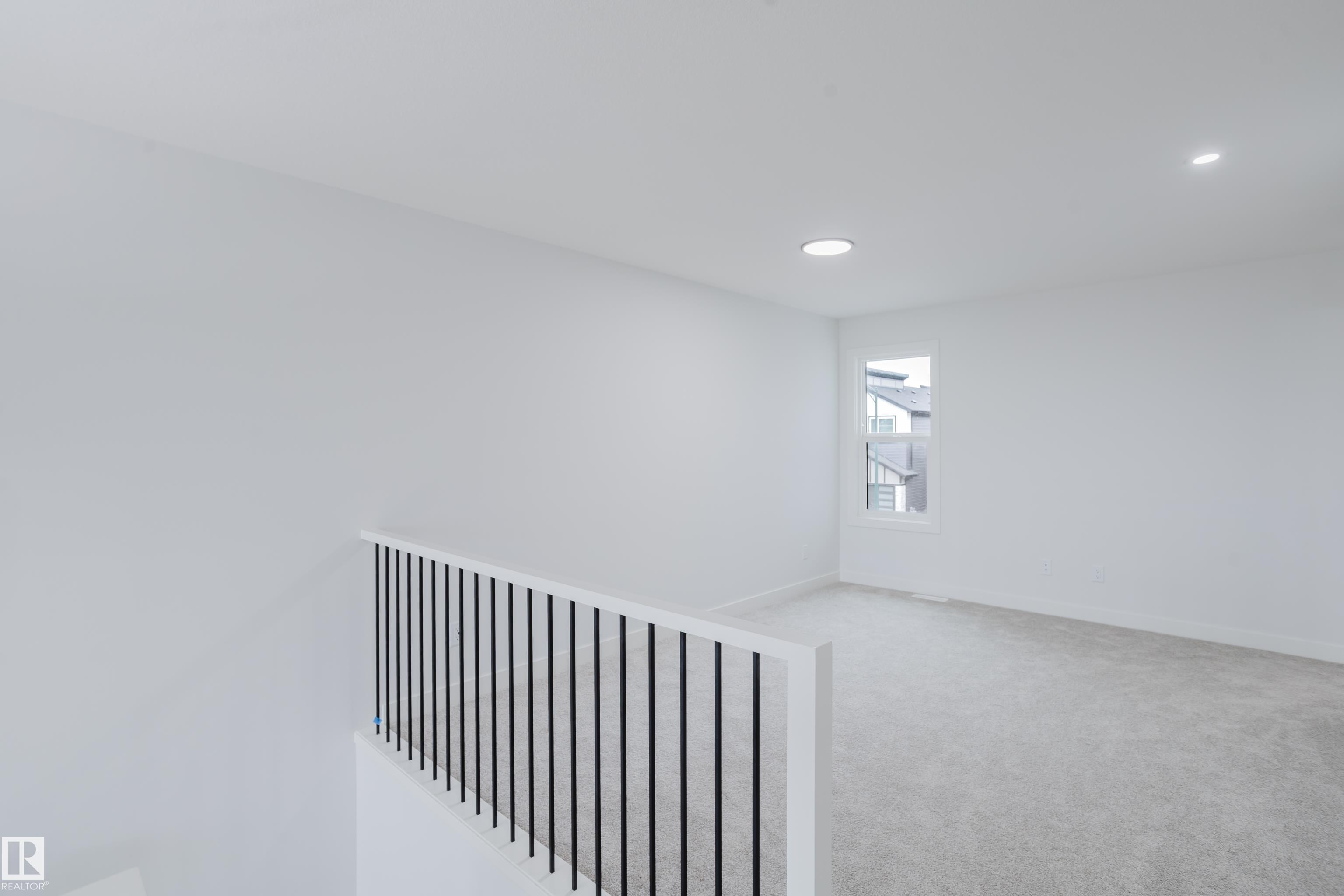https://zimg.paragon.ice.com/ParagonImages/Property/PM/RAE/225400875/38/0/0/41735e1623e0e431a0bee2276eb028ae/1/e79aed3eed9fbf1d970e880a870b9b31/225400875-b4d36133-e516-4581-a679-404be60f07a8.JPG
