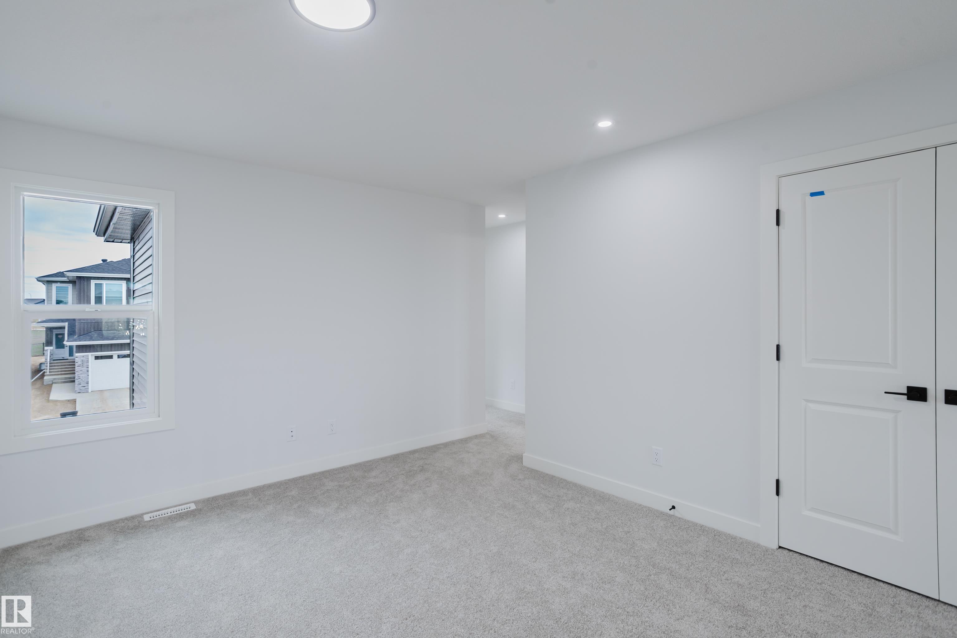 https://zimg.paragon.ice.com/ParagonImages/Property/PM/RAE/225400875/39/0/0/e17a6a3c23018e0c0a1da1639596b78e/1/e79aed3eed9fbf1d970e880a870b9b31/225400875-0d643b2f-763c-44a7-89ae-1f81f2e53a11.JPG
