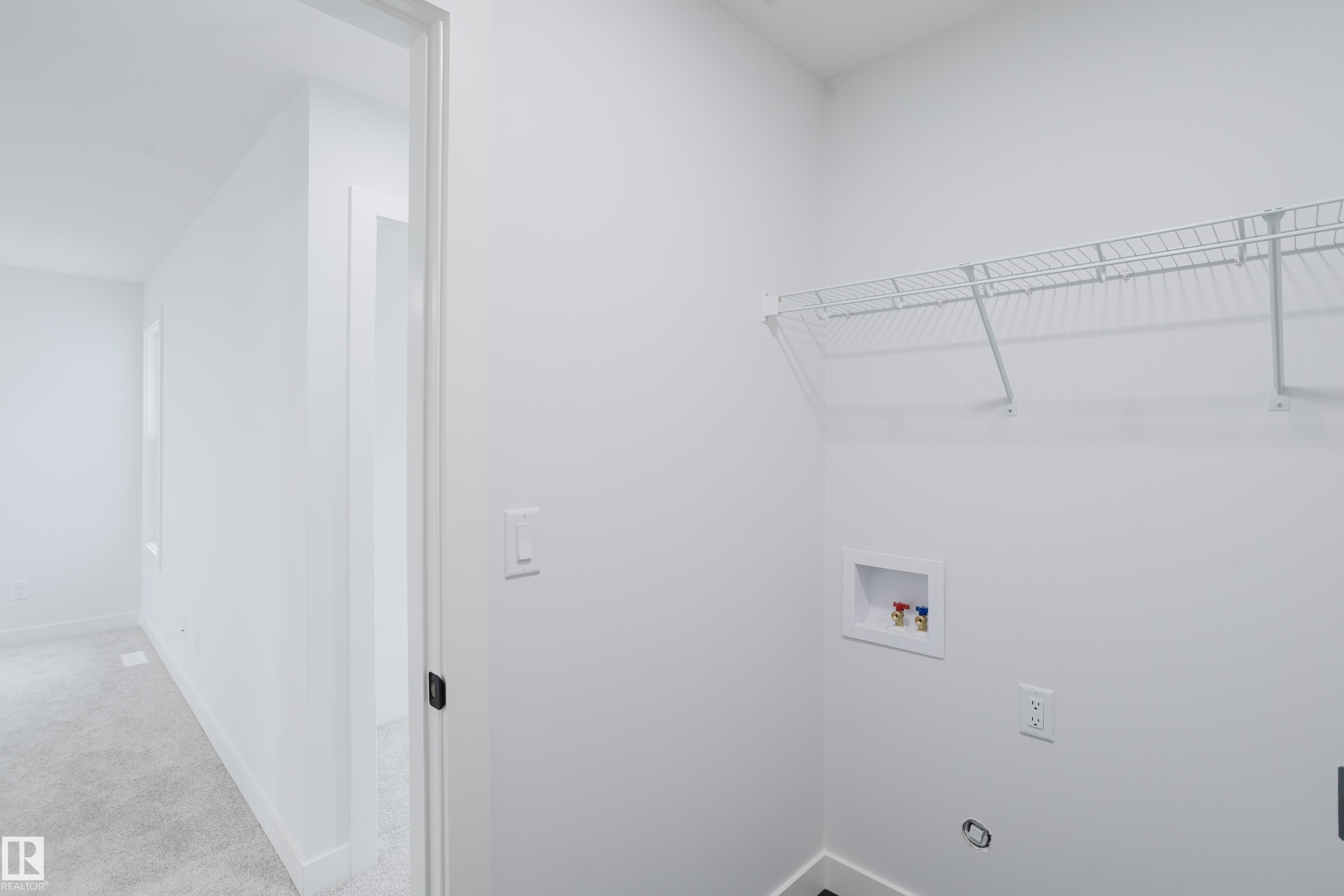 https://zimg.paragon.ice.com/ParagonImages/Property/PM/RAE/225400875/47/0/0/e4fd9f920b6d141662386a67fa977ca4/1/e79aed3eed9fbf1d970e880a870b9b31/225400875-8fb4e4b9-dcbb-487e-b58e-6f45f221af8f.JPG
